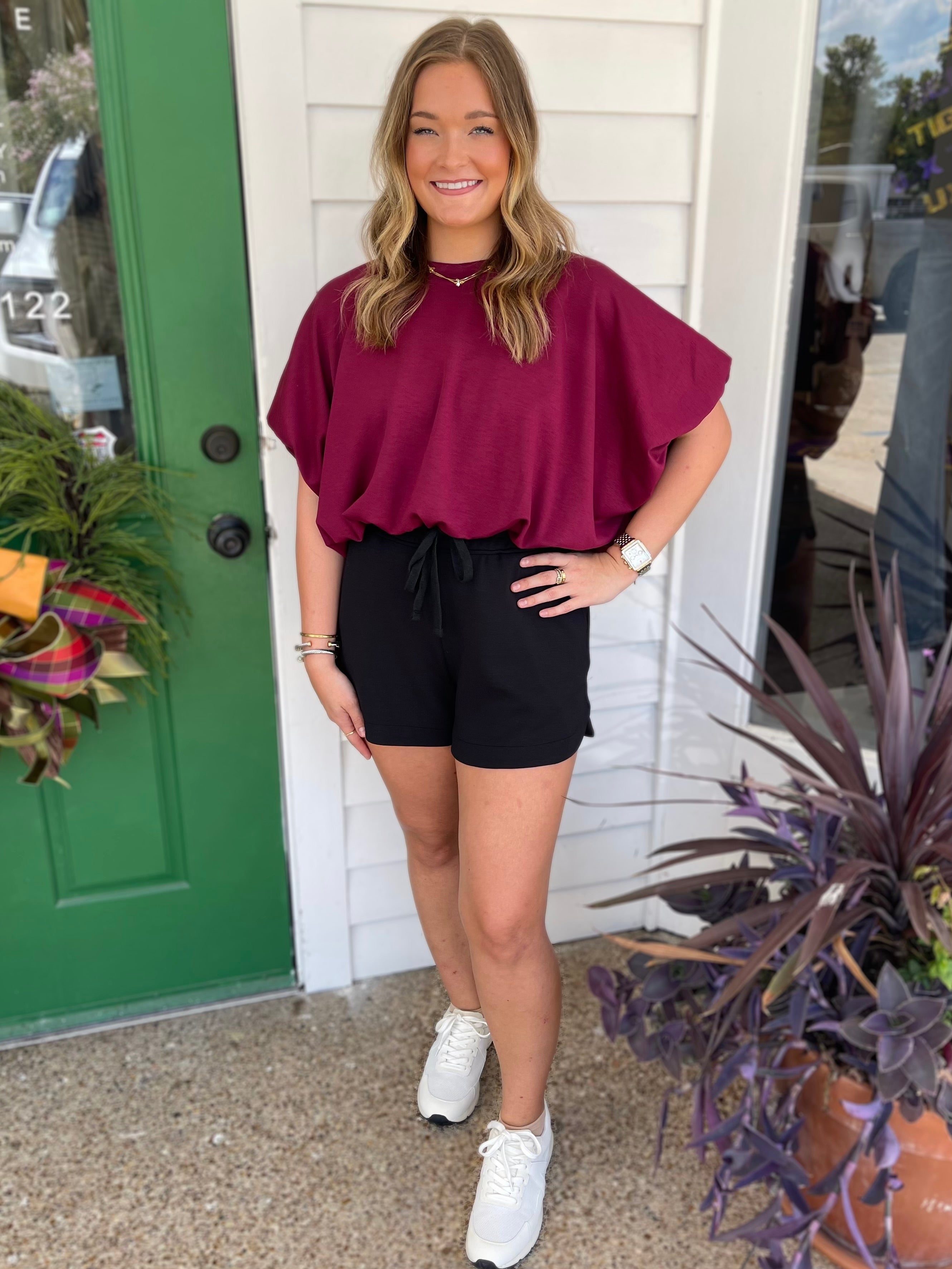 WINE BUBBLE HEM PULLOVER TOP