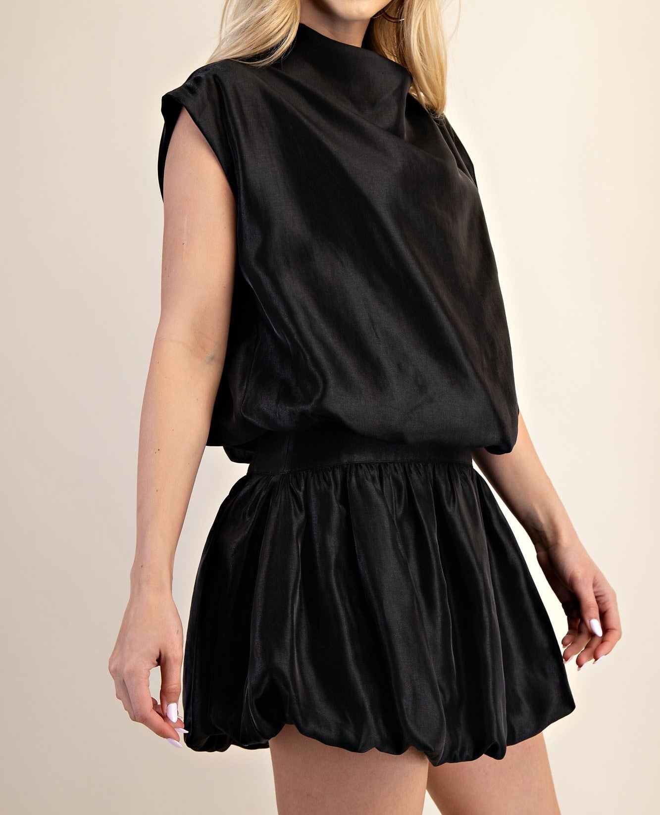 BLACK HIGH NECK BALLOON TOP