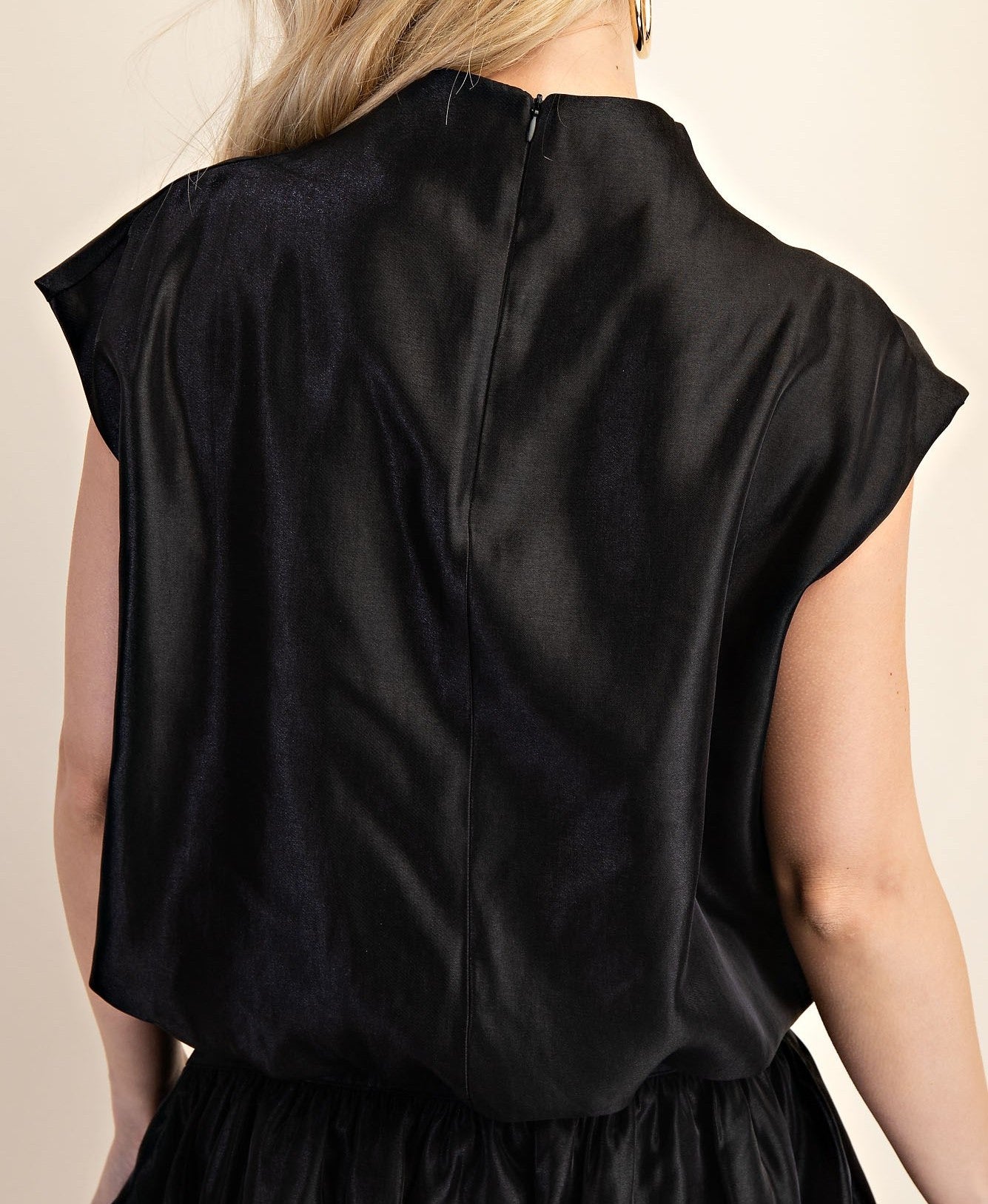 BLACK HIGH NECK BALLOON TOP