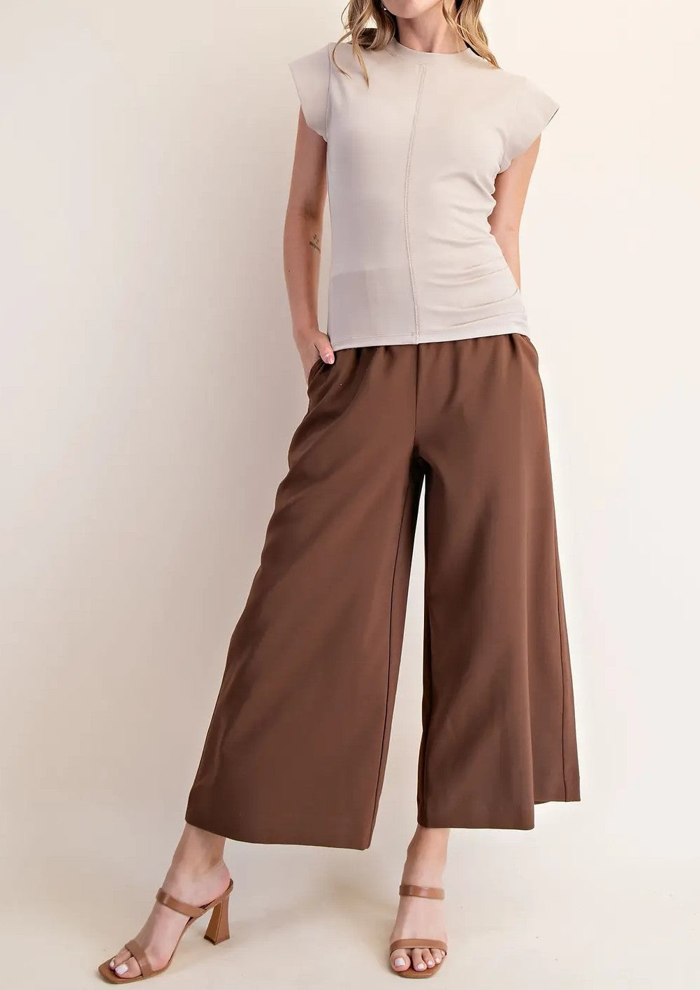 BEIGE RUSTIC GATHERED KNIT TOP