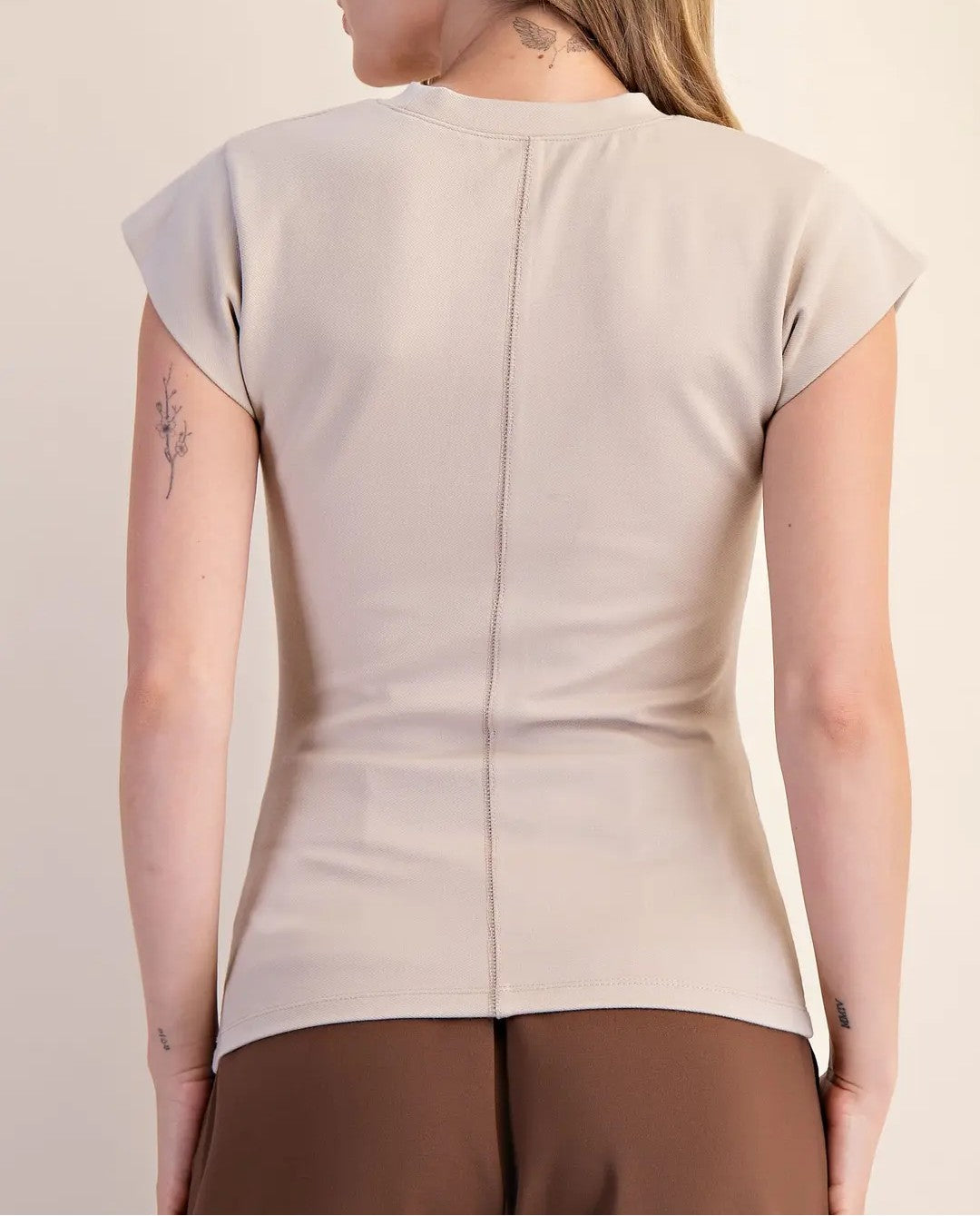 BEIGE RUSTIC GATHERED KNIT TOP