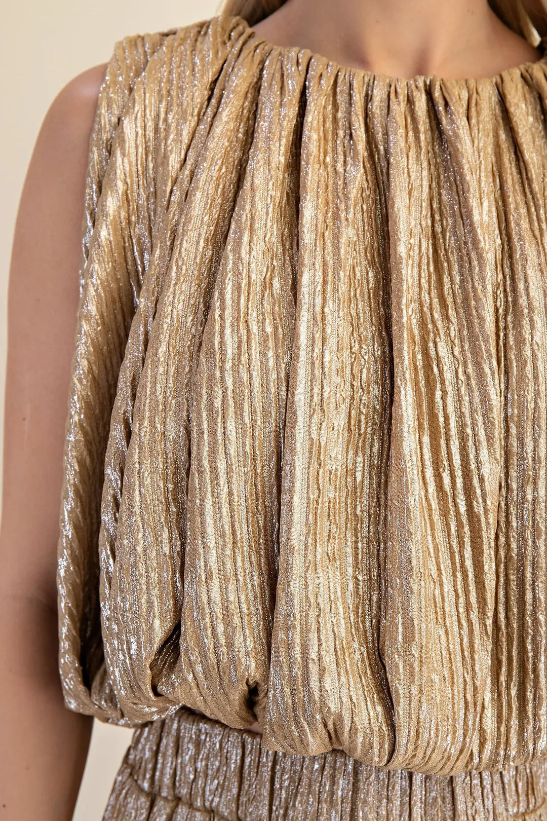 TAUPE METALLIC PLEATED SLEEVELESS BUBBLE TOP