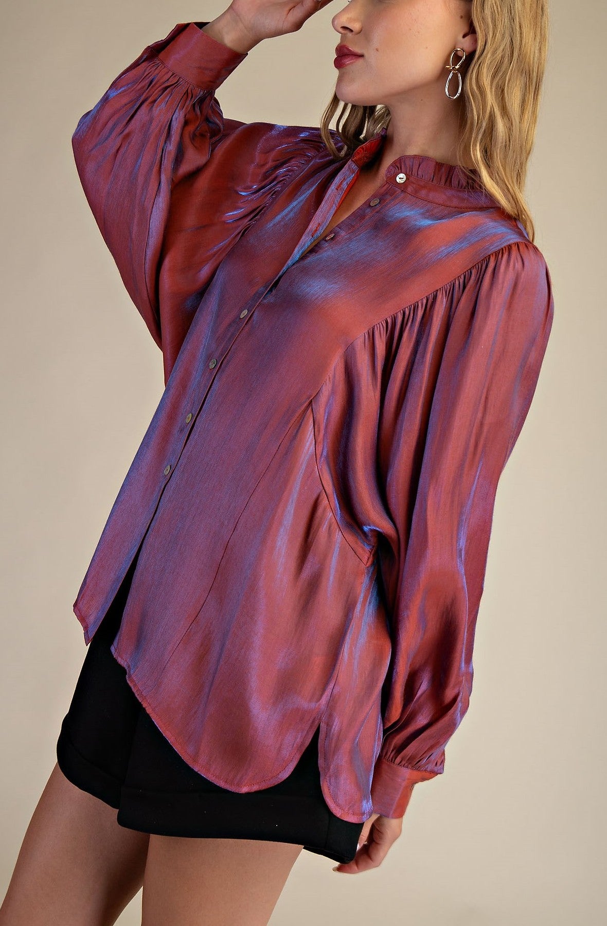 REFLECTIVE RUST BUTTON UP LONG BATWING SLEEVE TOP