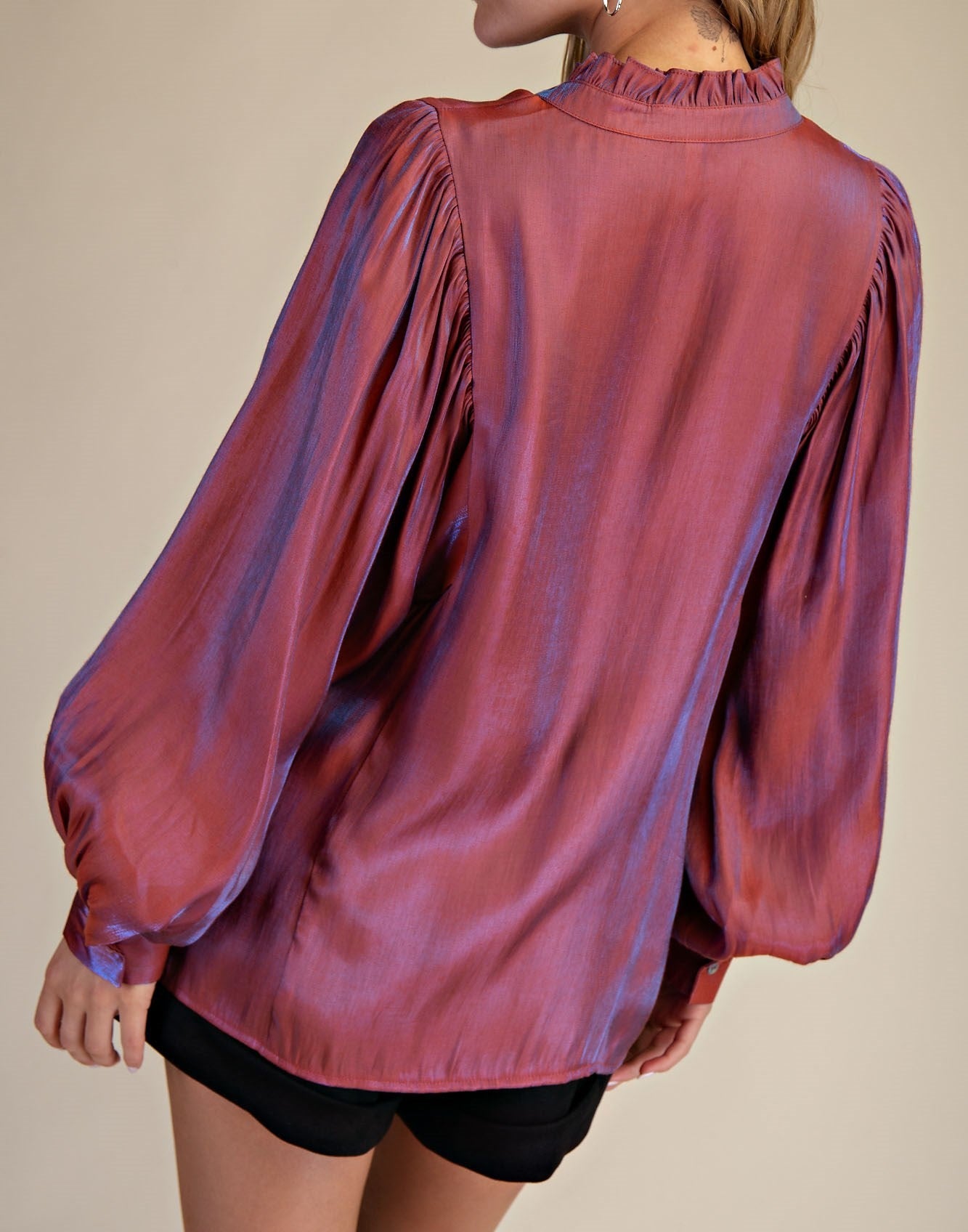REFLECTIVE RUST BUTTON UP LONG BATWING SLEEVE TOP