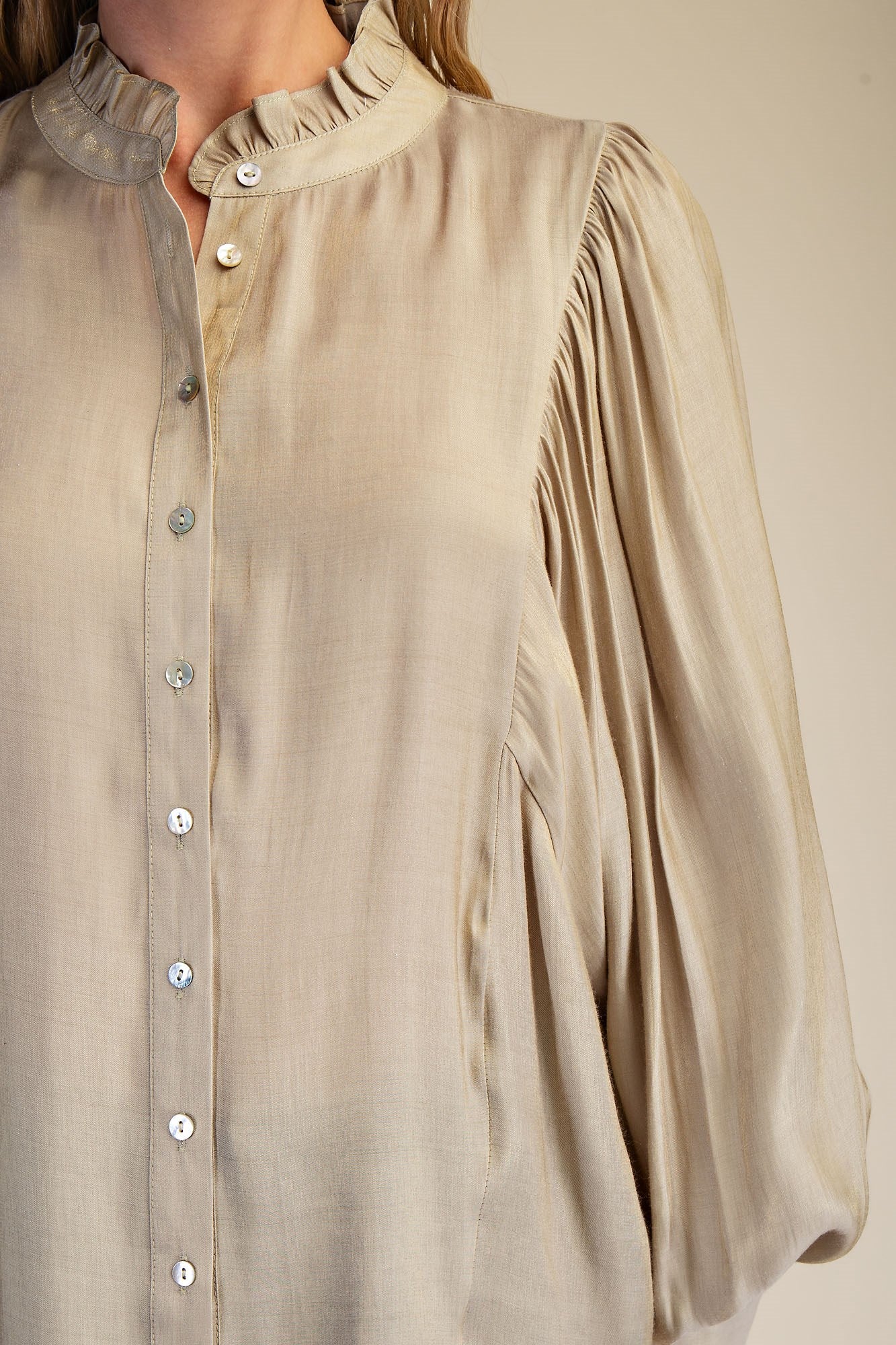 REFLECTIVE CHAMPAGNE BUTTON UP LONG BATWING SLEEVE TOP