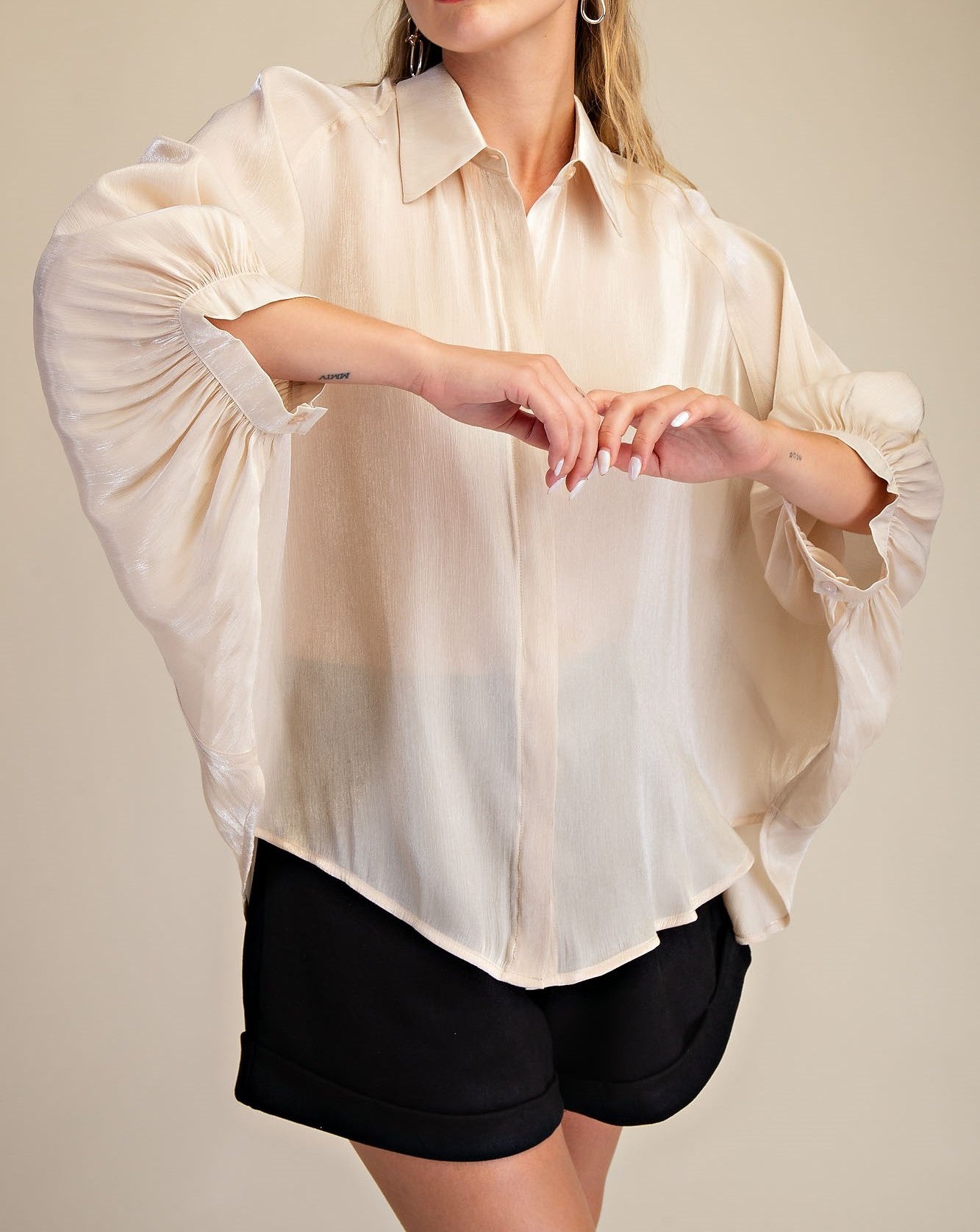 CHAMPAGNE BUTTON UP LONG FLOWY BATWING SLEEVE TOP