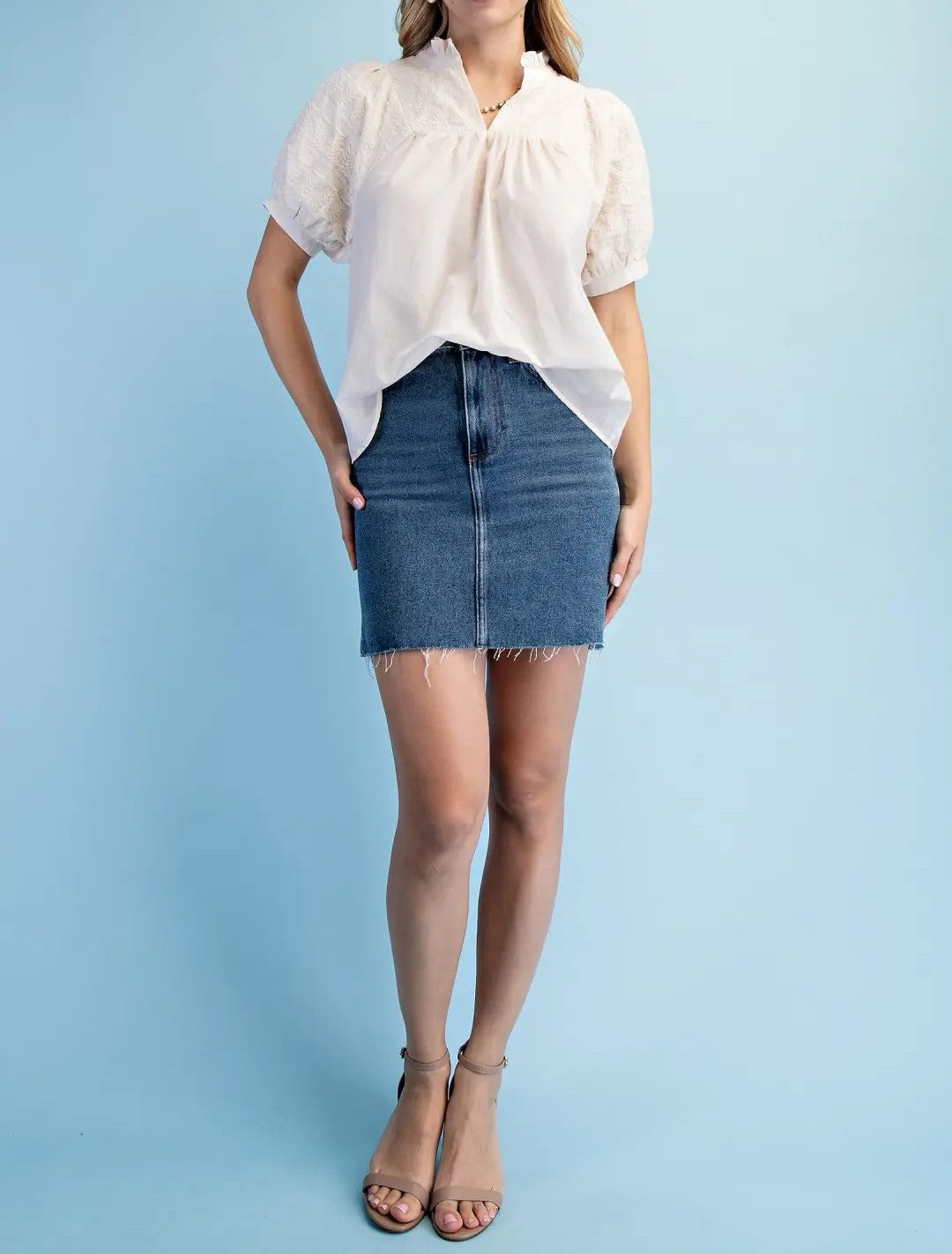 CREAM EMBROIDERY DETAILED VNECK SHORT PUFF SLEEVE TOP