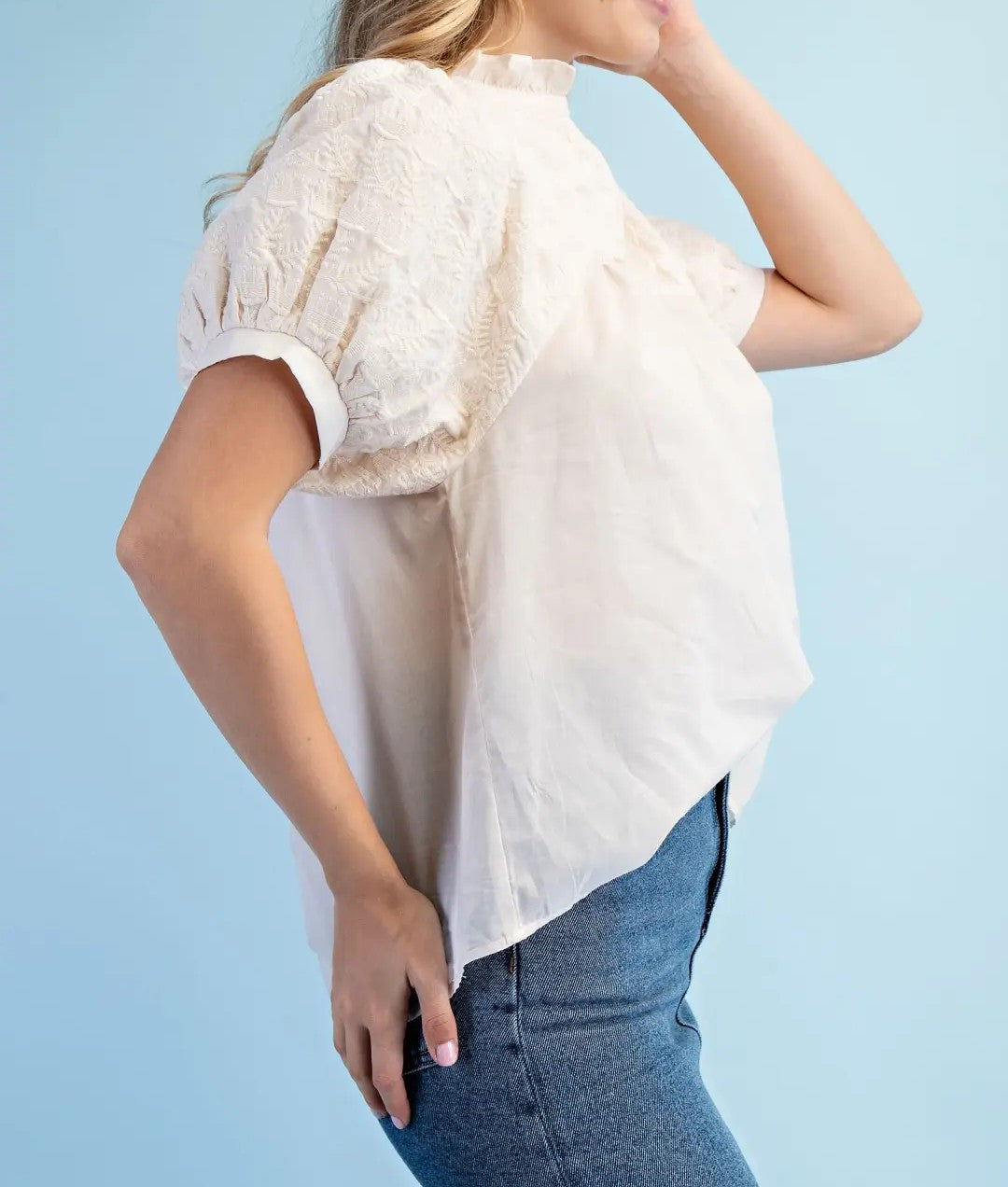 CREAM EMBROIDERY DETAILED VNECK SHORT PUFF SLEEVE TOP