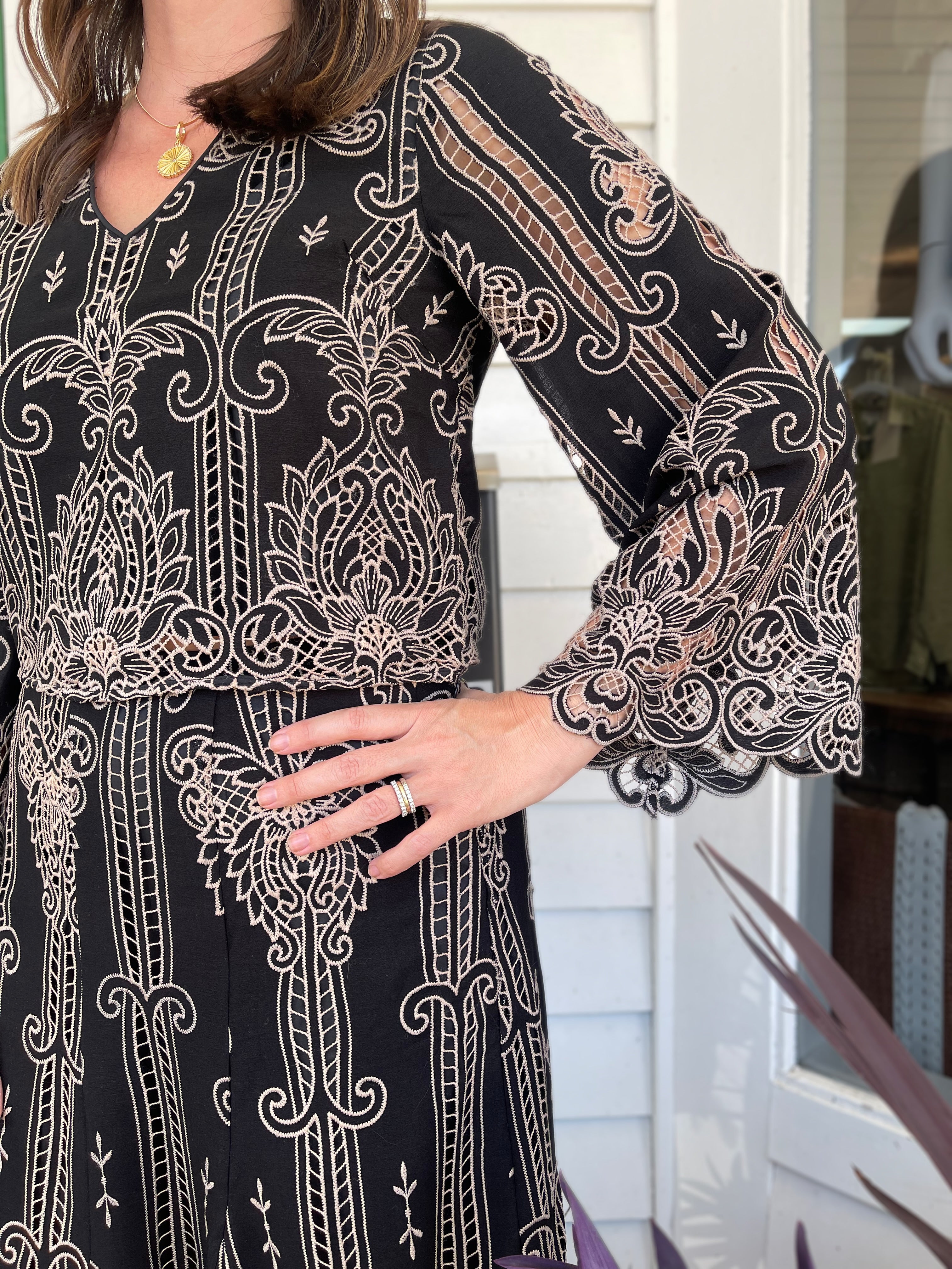 BLACK/TAUPE TWO TONE LACE CUTOUT BELL SLEEVE BECK TOP
