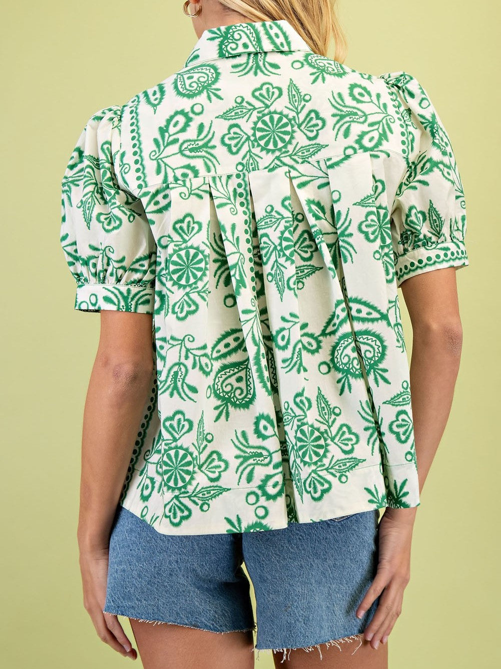 GREEN PRINTED SHORT PUFF SLEEVE BUTTON UP BLOUSE