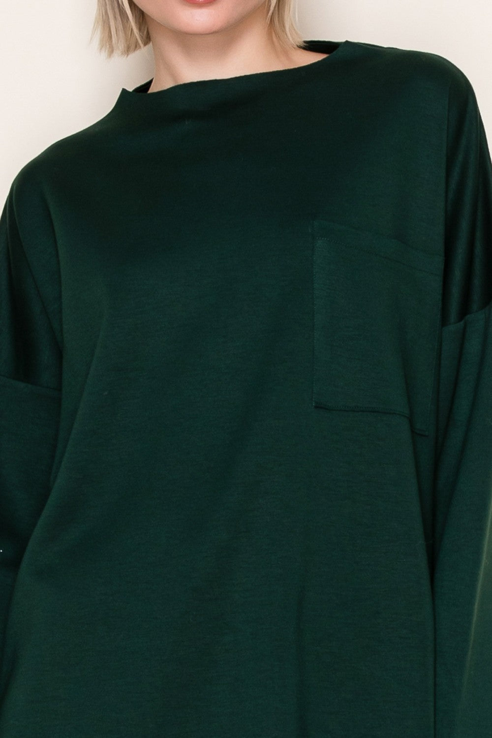 HUNTER GREEN SOLID KNIT FRONT PATCH POCKET LONG SLEEVE TOP