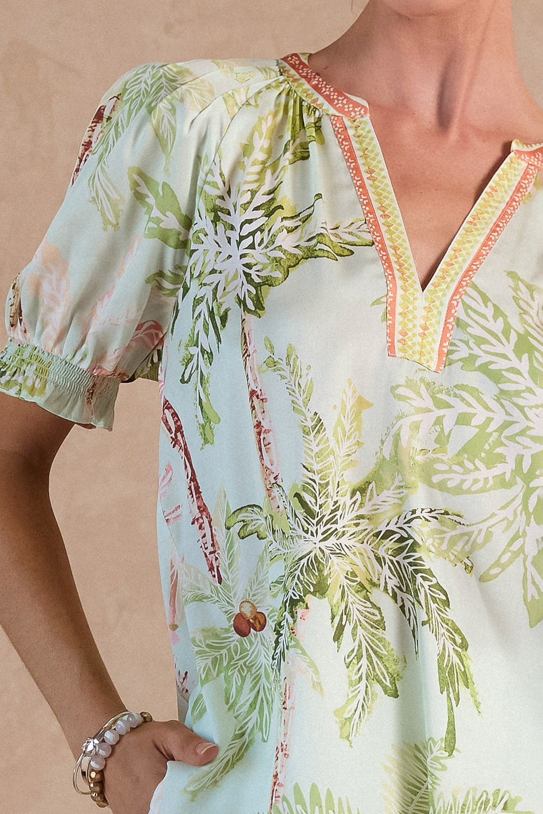 SEAFOAM TROPICAL PRINT SPLIT VNECK SHORT SLEEVE TOP