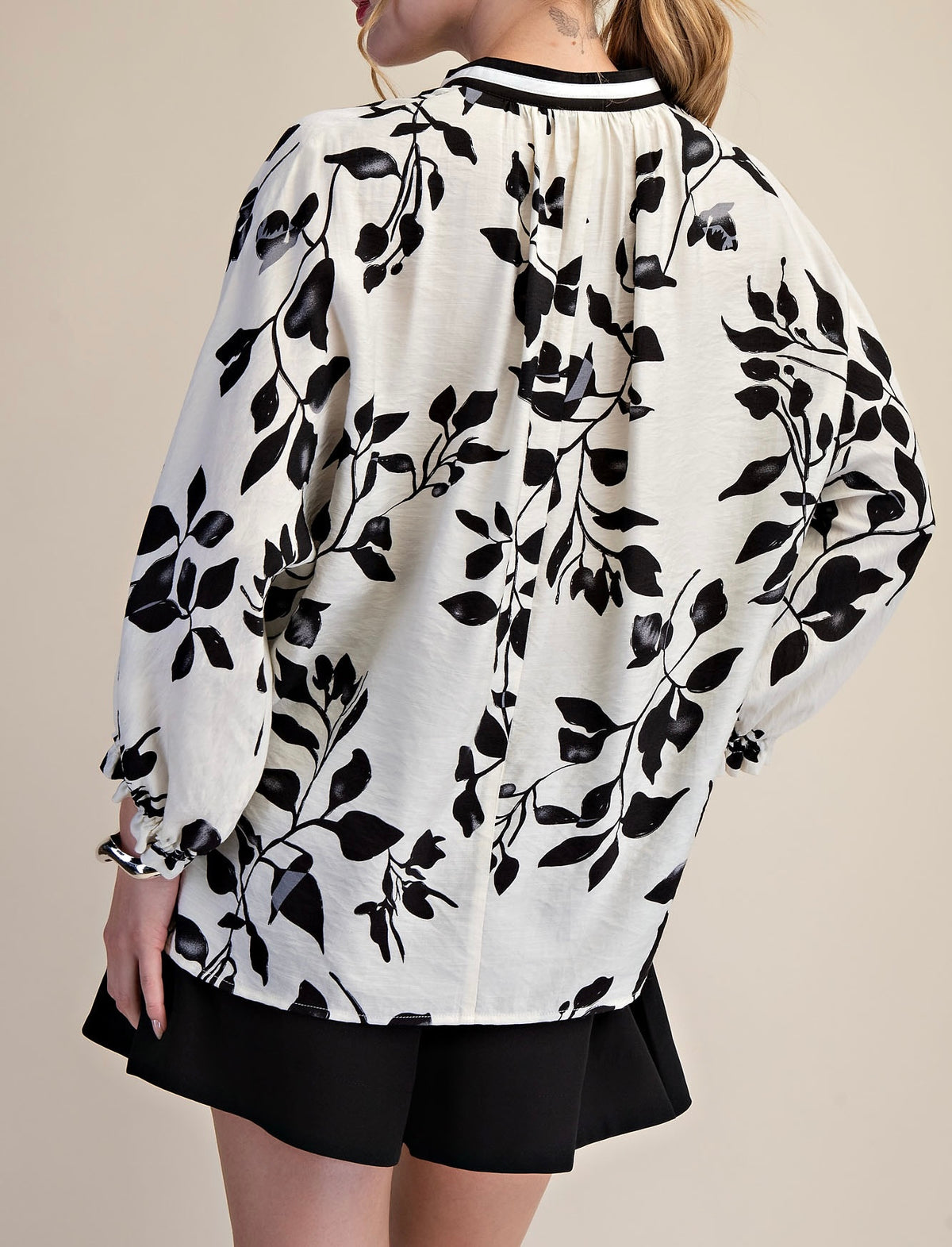 BLACK PRINTED PLACKET TRIM VNECK PEASANT TOP