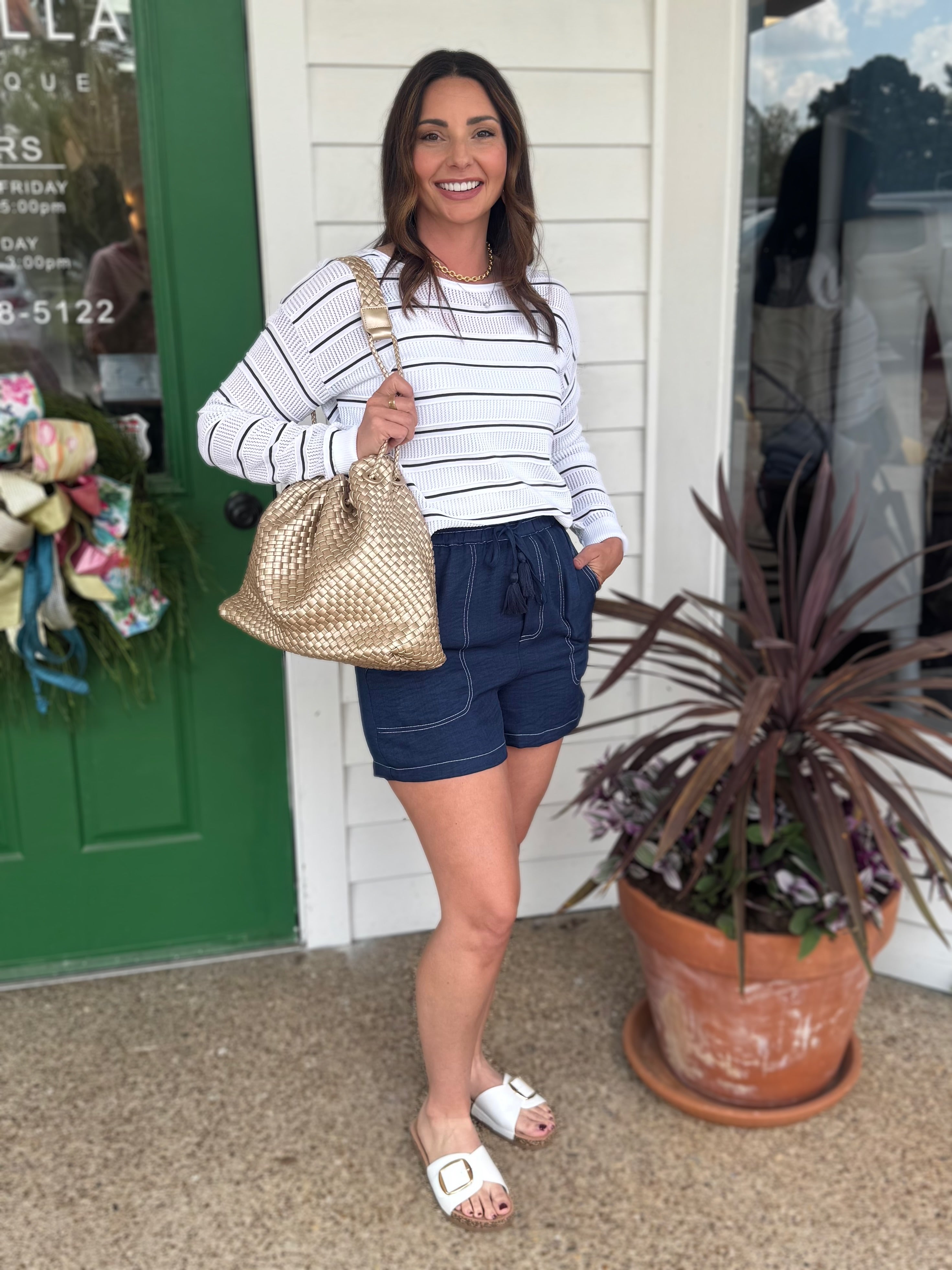 NAVY CRINKLE FABRIC CONTRAST STITCH ELASTIC WAIST SHORTS