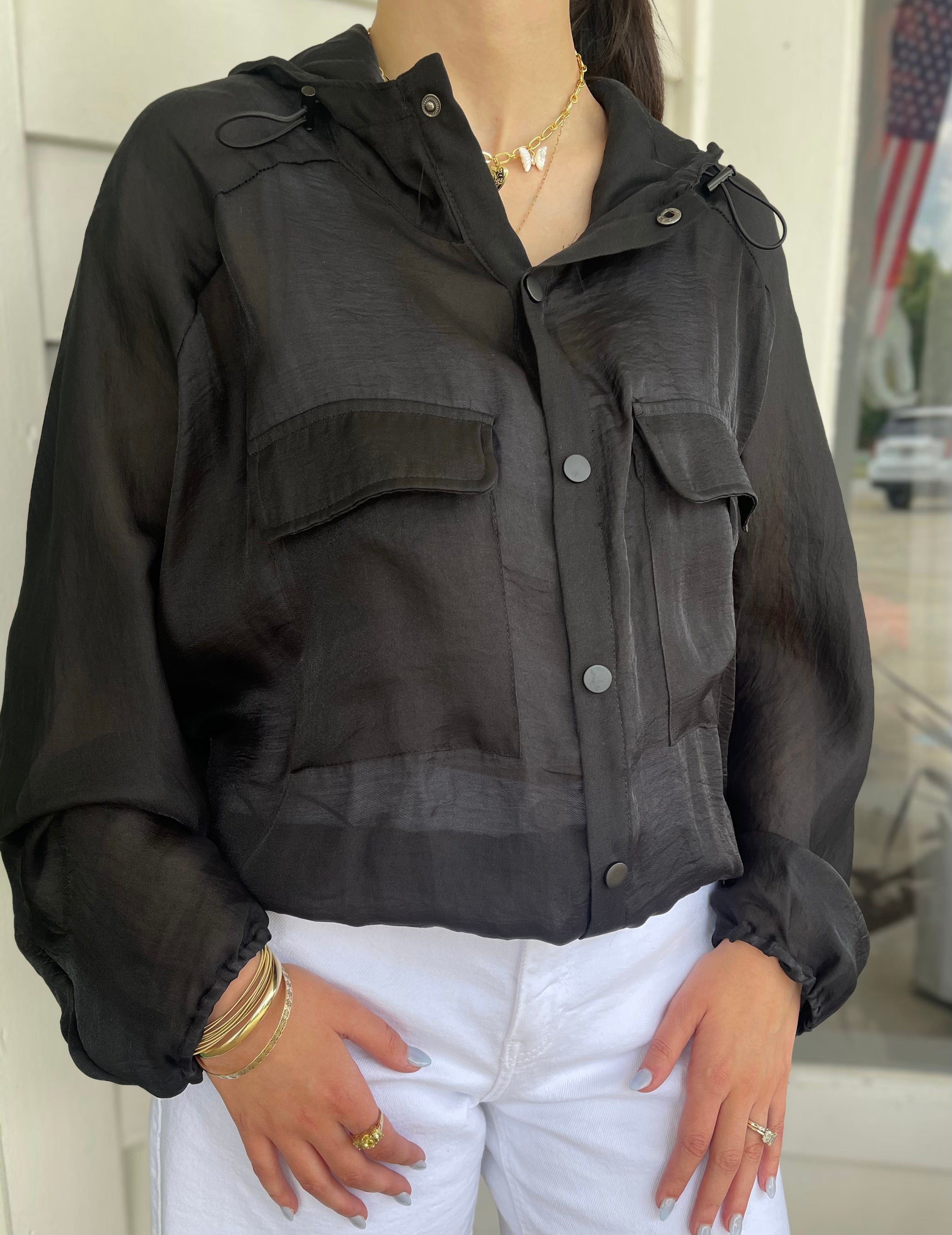 BLACK LIGHT WEIGHT HOODED SNAP-BUTTON UP JACKET