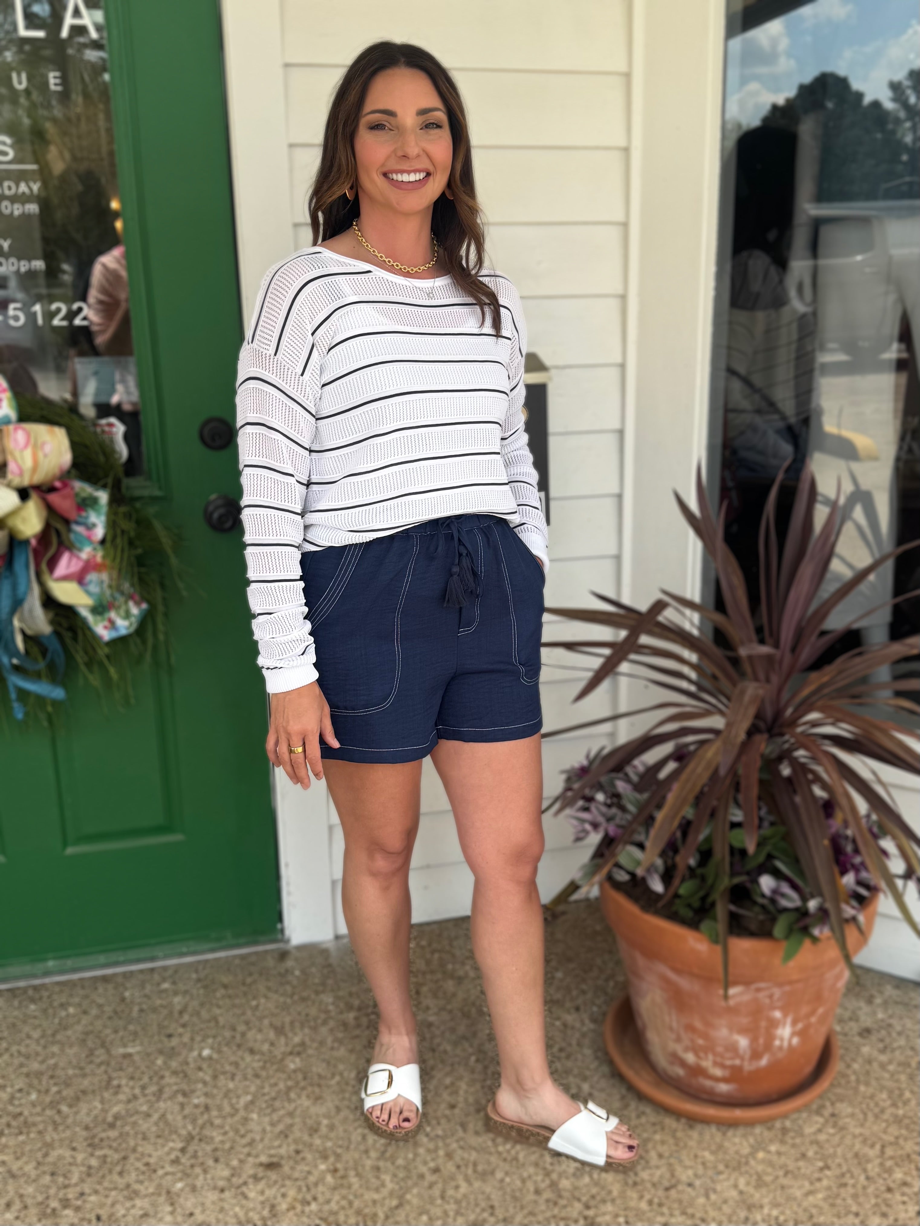 NAVY CRINKLE FABRIC CONTRAST STITCH ELASTIC WAIST SHORTS