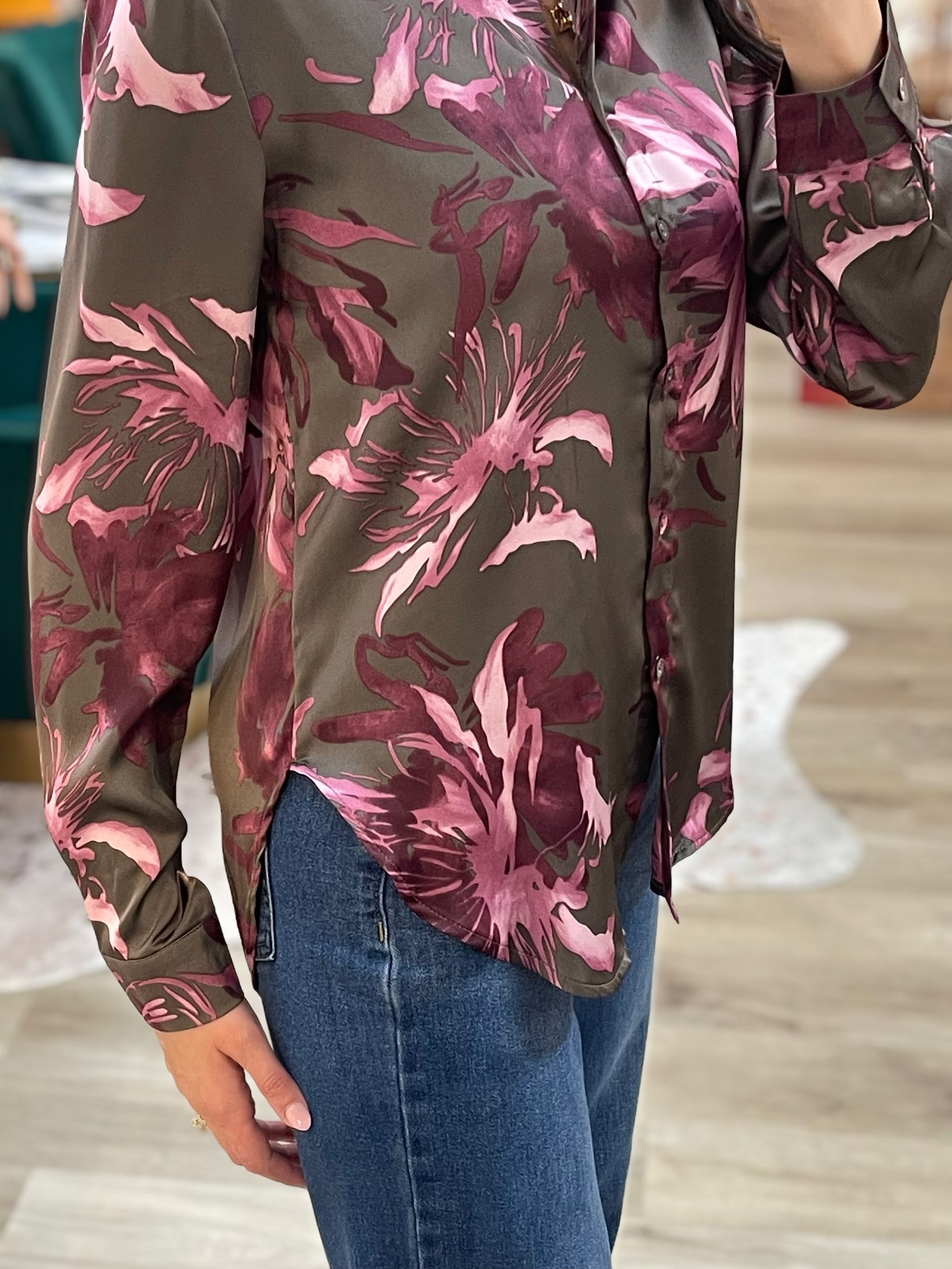 GRAY/PURPLE FLORAL PRINT LONG SLEEVE BUTTON UP TOP