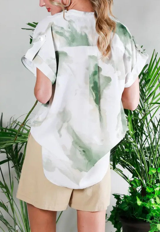 OLIVE GREEN WATERCOLOR MARBLE PRINT ROLLED SHORT SLEEVE TOP