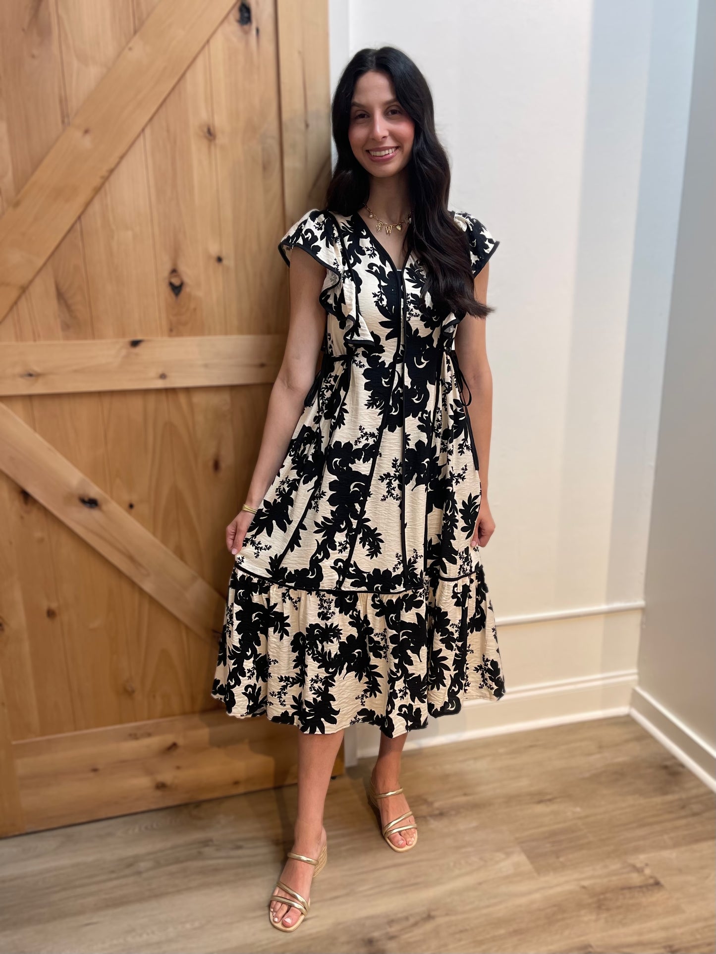 BLACK BOTANICAL FLORAL PRINT FLUTTER SLEEVE MIDI DRESS