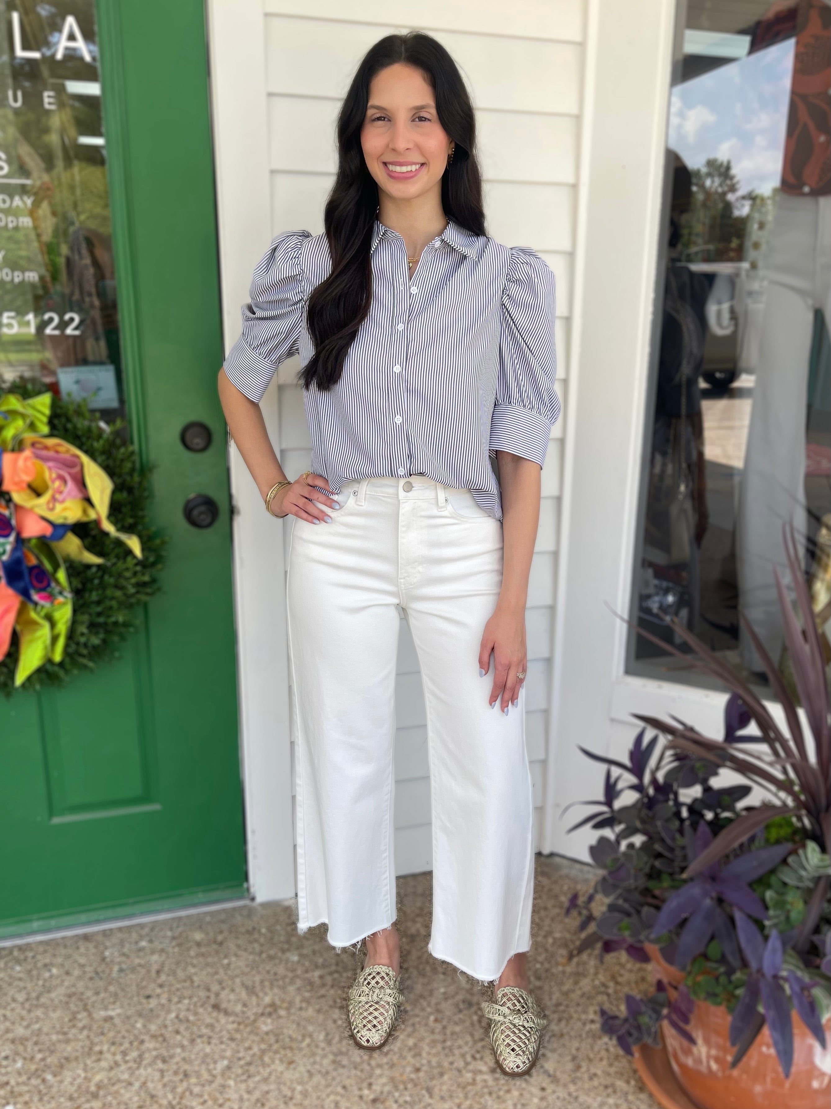 BLACK STRIPED COLLARED SHORT PUFF SLEEVE BUTTON UP BLOUSE