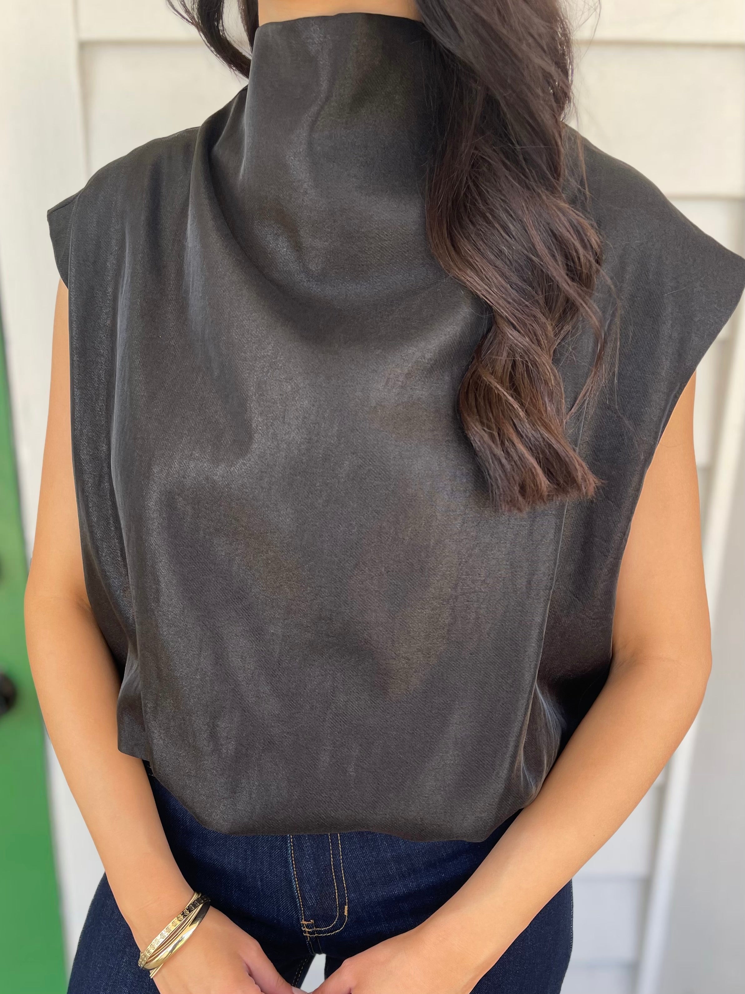 BLACK HIGH NECK BALLOON TOP