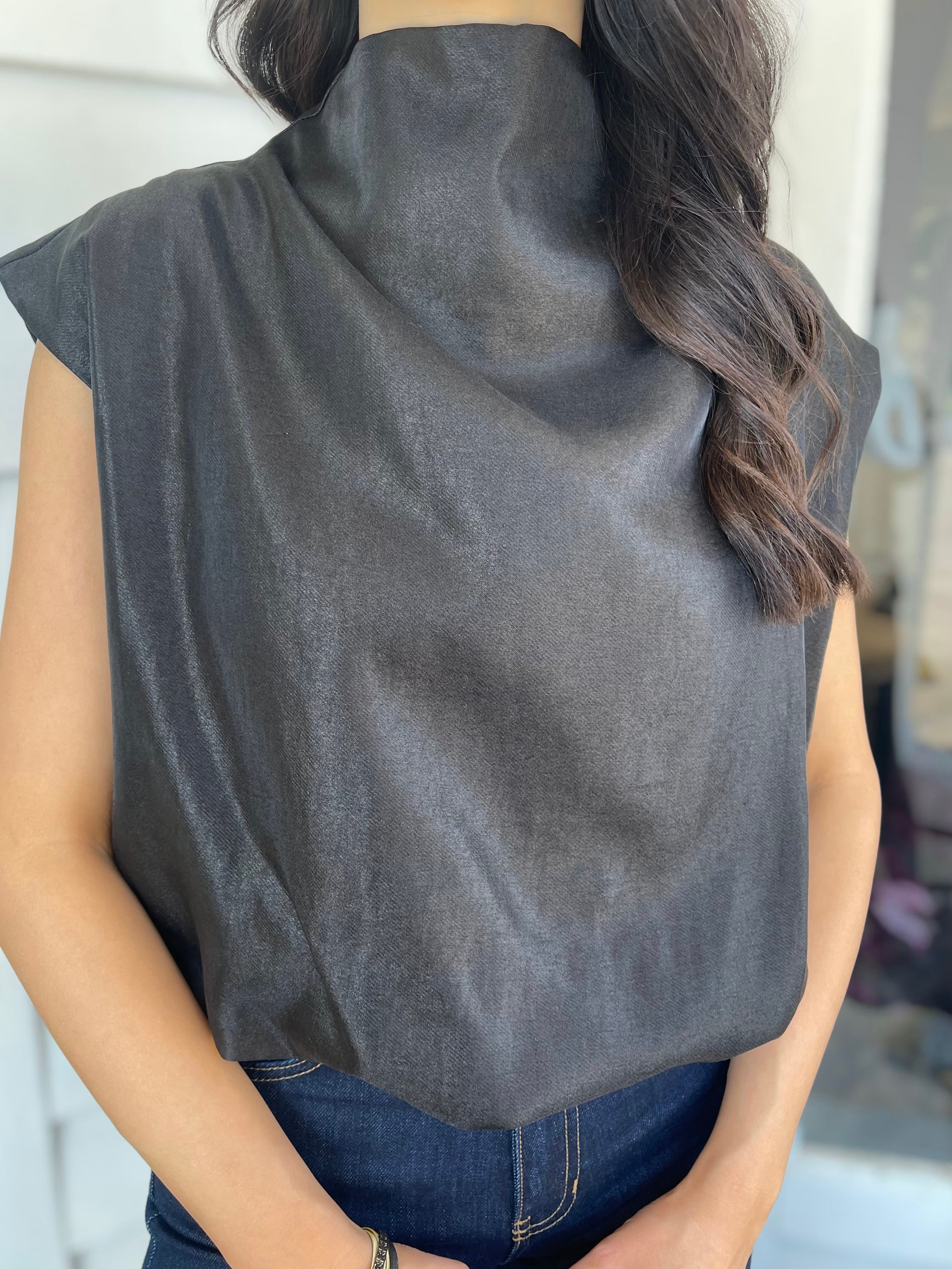 BLACK HIGH NECK BALLOON TOP