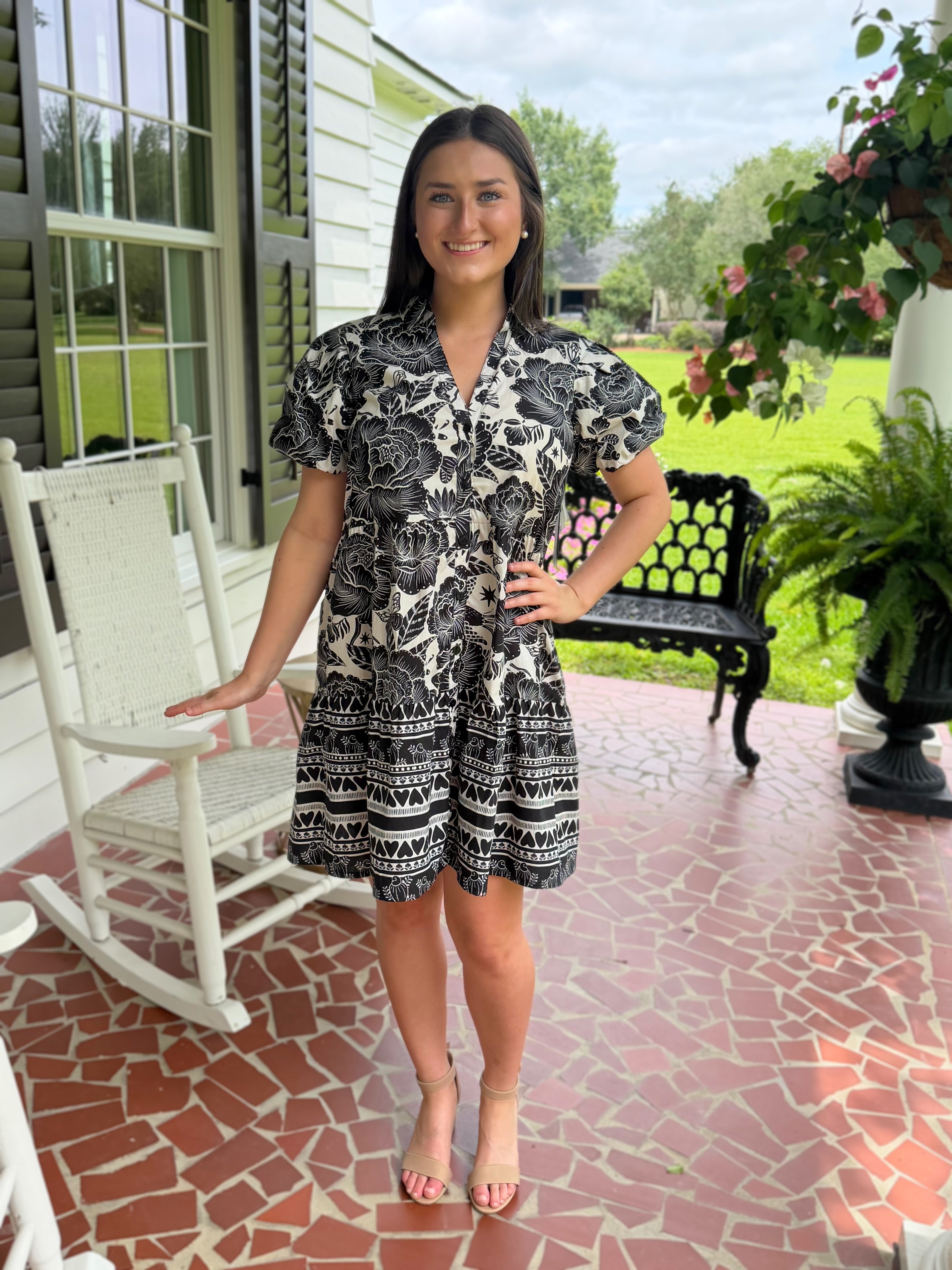 BLACK/WHITE BOHO BLOOM BORDER PRINT BUTTON UP FLOUNCE MINI DRESS