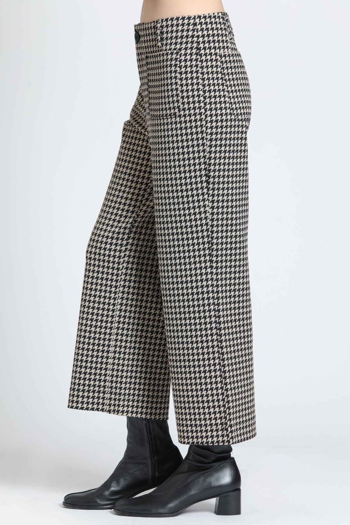 ALMOND BLACK WIDE LEG PATCH POCKET CROPPED PANTS