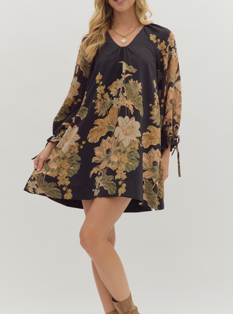 BLACK FLORAL PRINT GATHERED VNECK LONG SLEEVE MINI DRESS