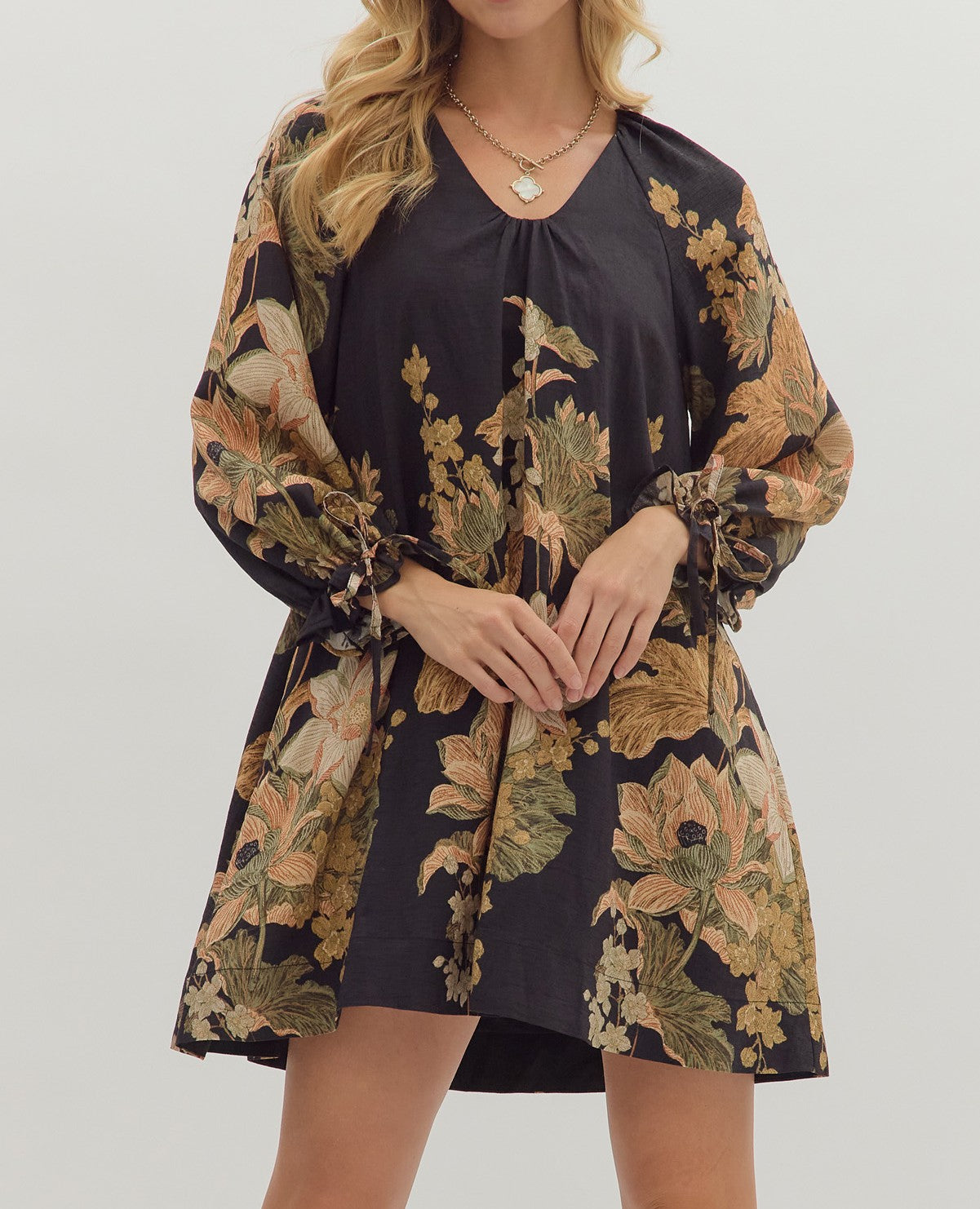 BLACK FLORAL PRINT GATHERED VNECK LONG SLEEVE MINI DRESS
