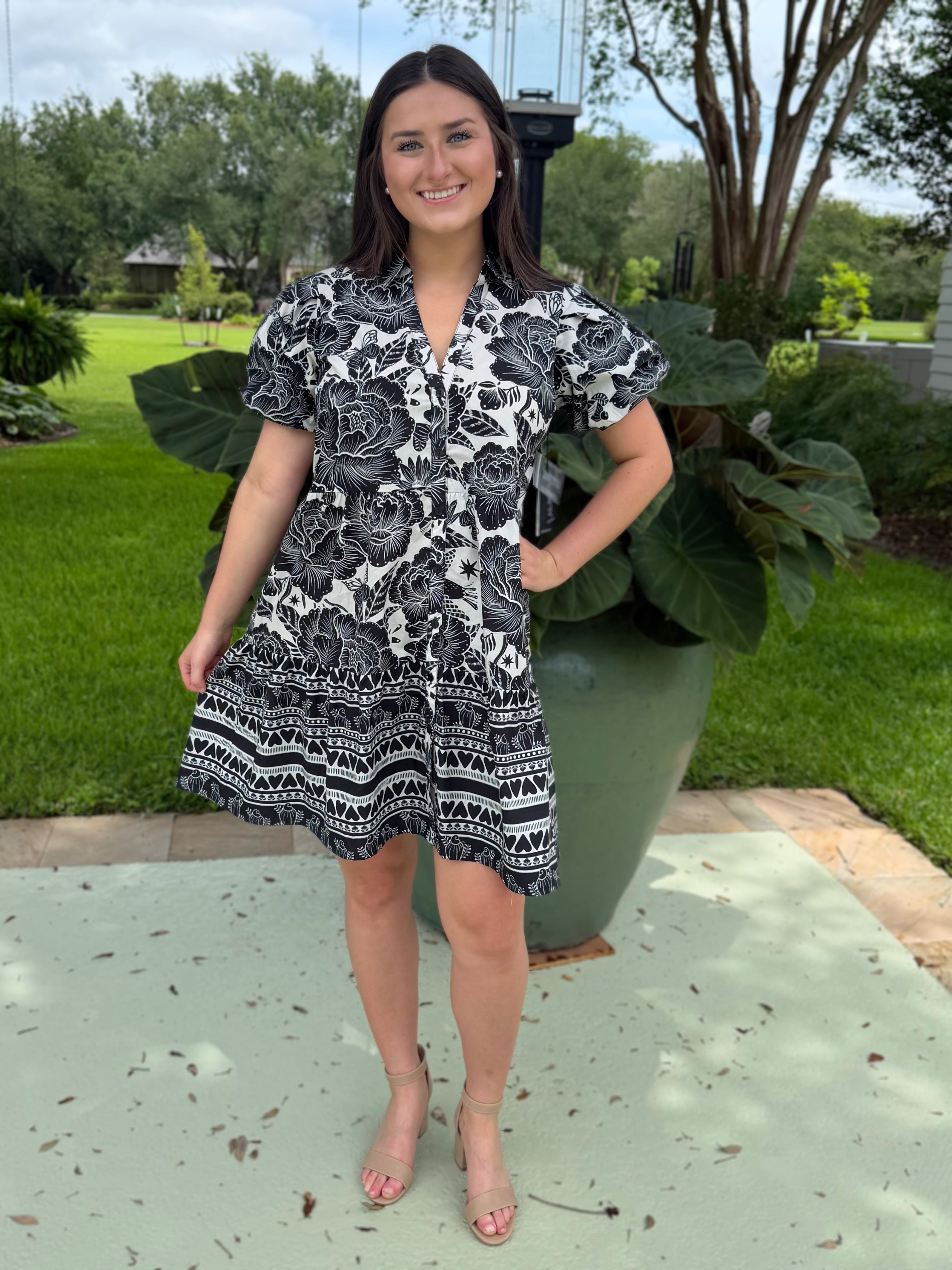 BLACK/WHITE BOHO BLOOM BORDER PRINT BUTTON UP FLOUNCE MINI DRESS