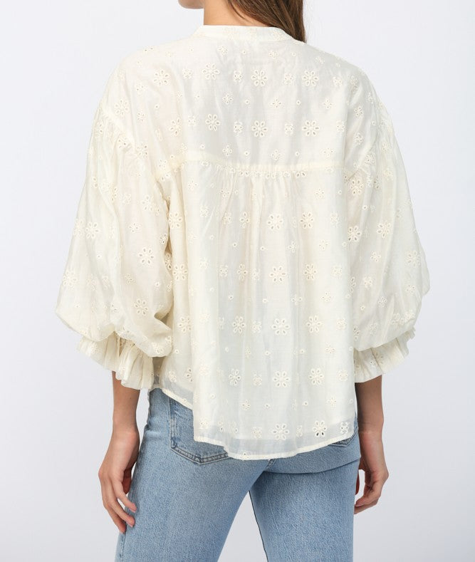 IVORY FLORAL EMBROIDERED EYELET BUBBLE SLEEVE BUTTON UP TOP