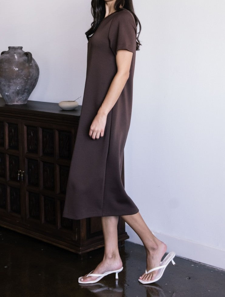 COCOA PCILL BUTTER MODAL SHORT SLEEVE CONTRAST RIB NECK MIDI DRESS