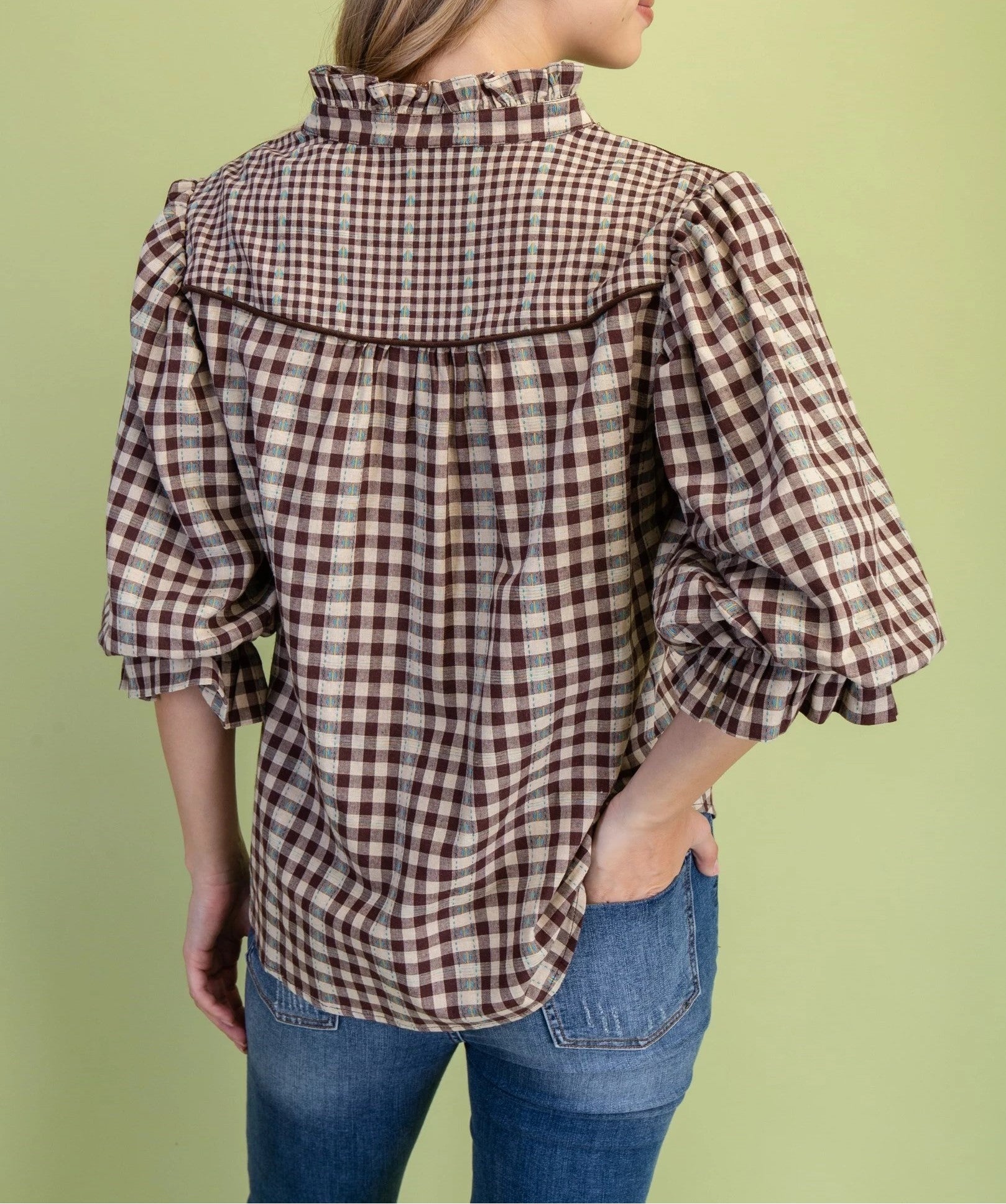 BROWN CHECKERED PRINT BUTTON DOWN GATHERED SLEEVE TOP