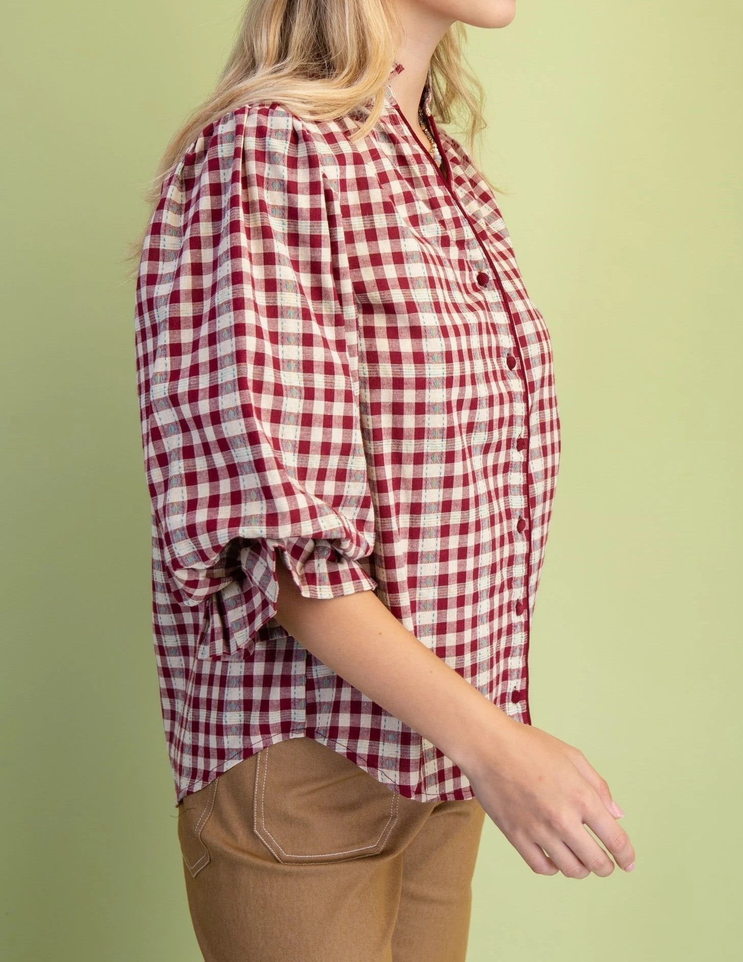 WINE CHECKERED PRINT BUTTON DOWN GATHERED SLEEVE TOP