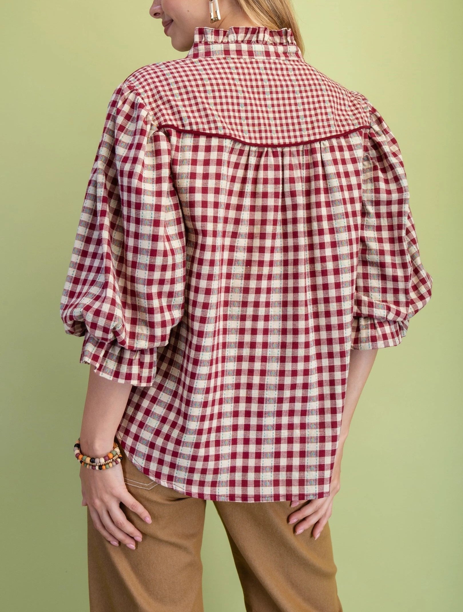 WINE CHECKERED PRINT BUTTON DOWN GATHERED SLEEVE TOP