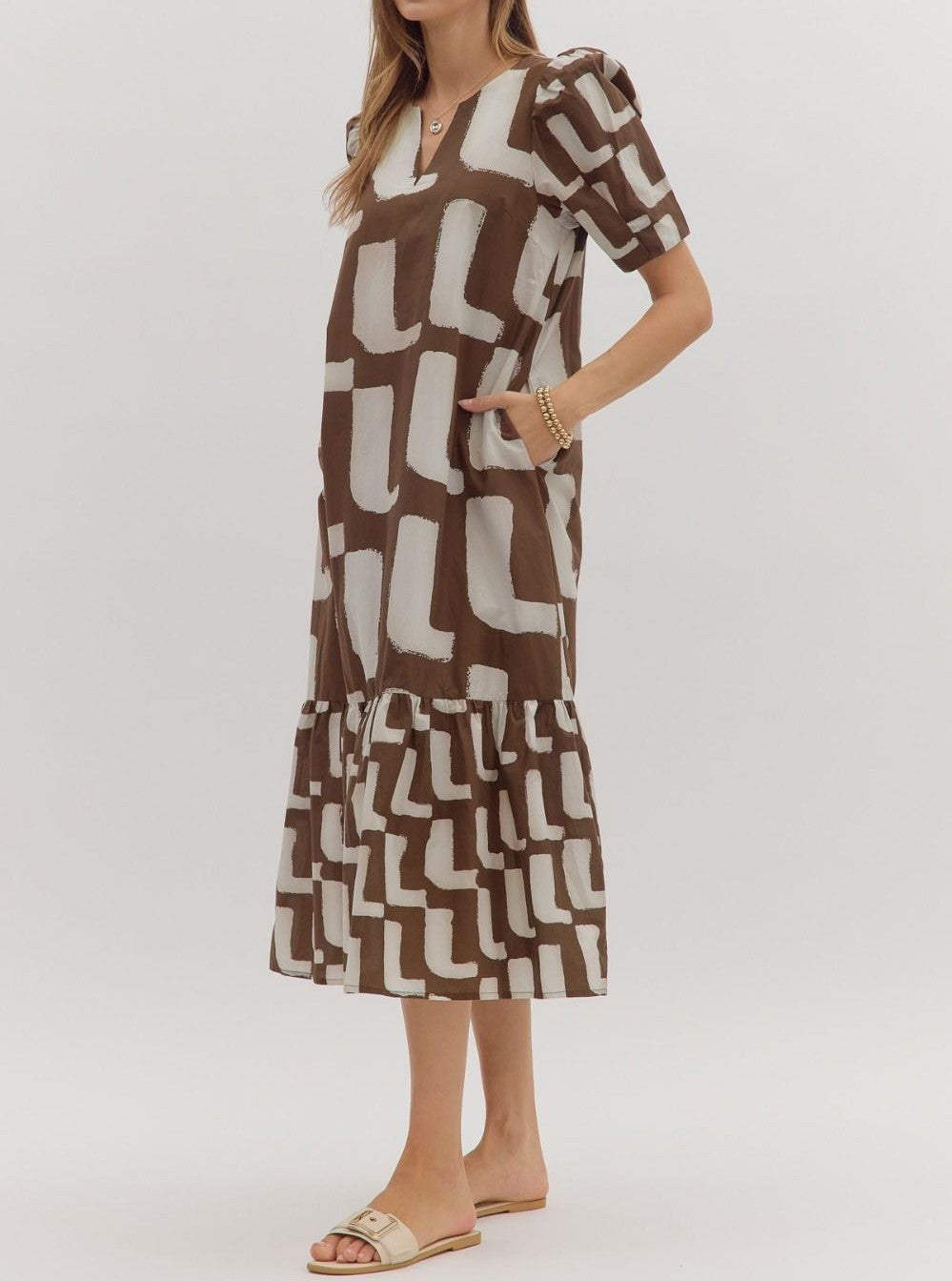 BROWN PRINTED SHORT PUFF SLEEVE RUFFLE HEM MIDI DRESS