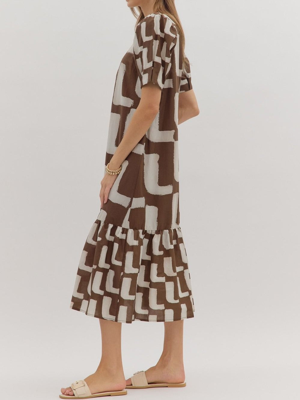 BROWN PRINTED SHORT PUFF SLEEVE RUFFLE HEM MIDI DRESS