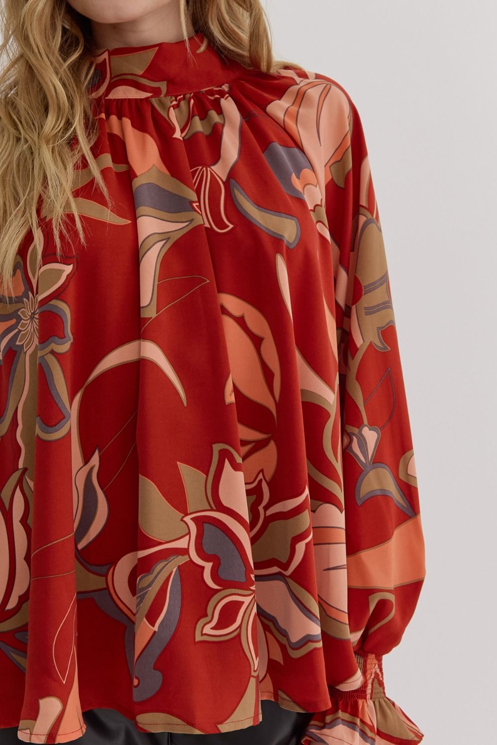 RUST PRINTED MOCK/TIE NECK FLOWY SLEEVE BLOUSE