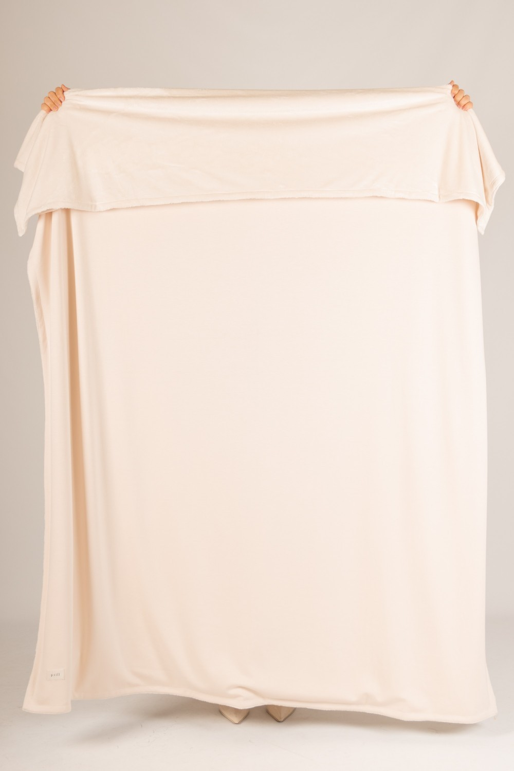 EGGSHELL PCILL BUTTER MODAL PLUSH LINED THROW BLANKET