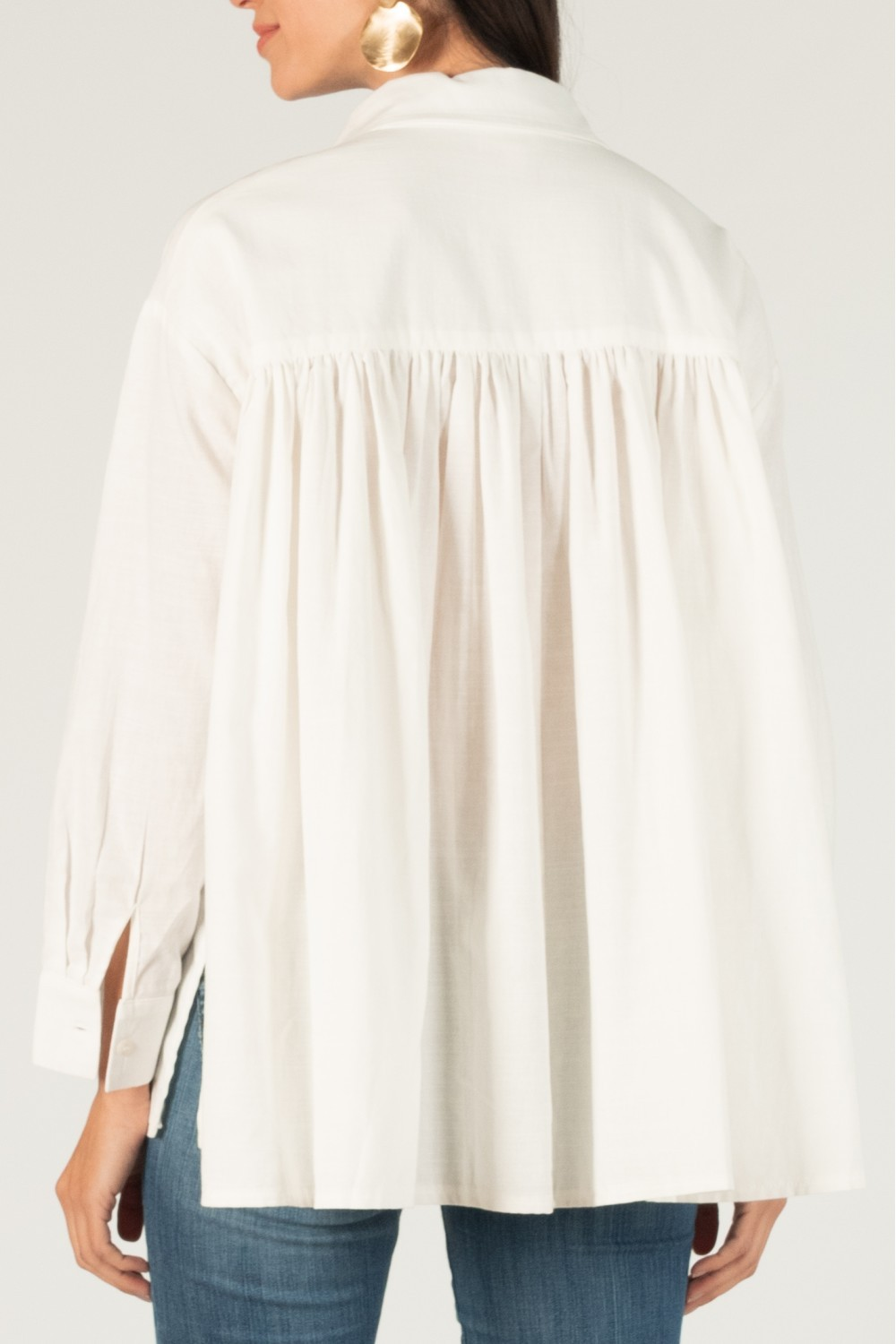 OFF WHITE LONG SLEEVE BUTTON UP SHIRT W/ PLEATED BACK DETAIL