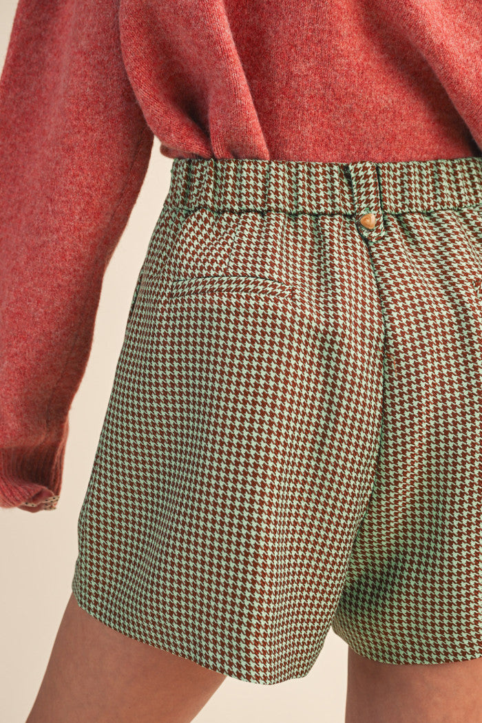 BROWN/MINT GREEN HOUNDSTOOTH PLEATED HIGH RISE SHORTS