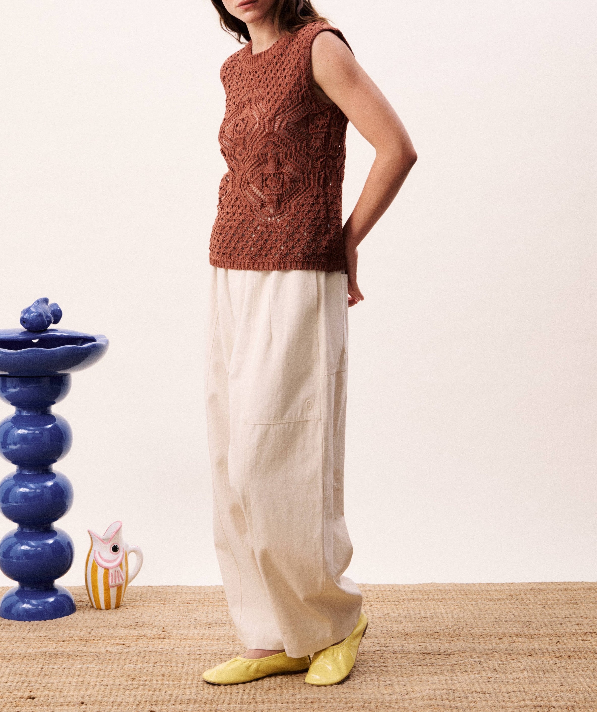 CHESTNUT CROCHET KNIT SLEEVELESS PULLOVER NILA SWEATER