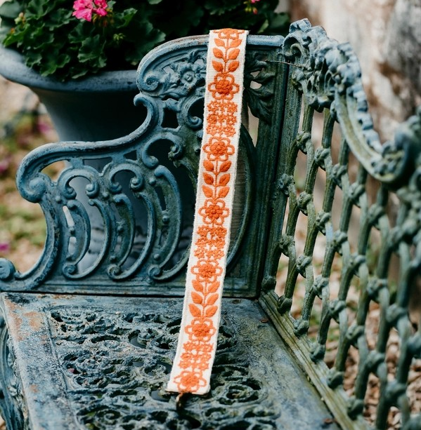 LARGE WHITE AND BURNT ORANGE EMBROIDERED BAG STRAP