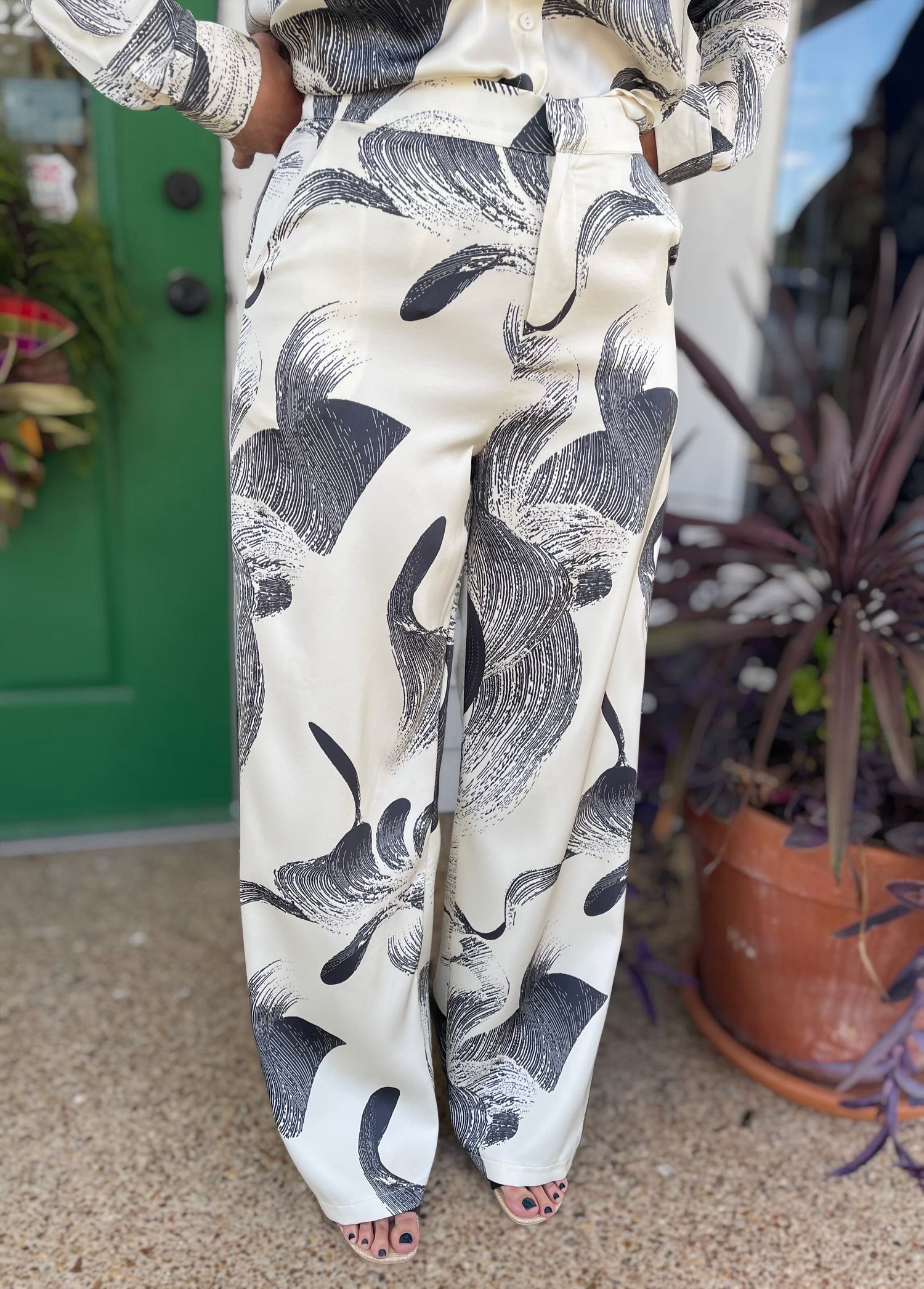 CREAM/GRAY PRINTED WIDE LEG PANTS