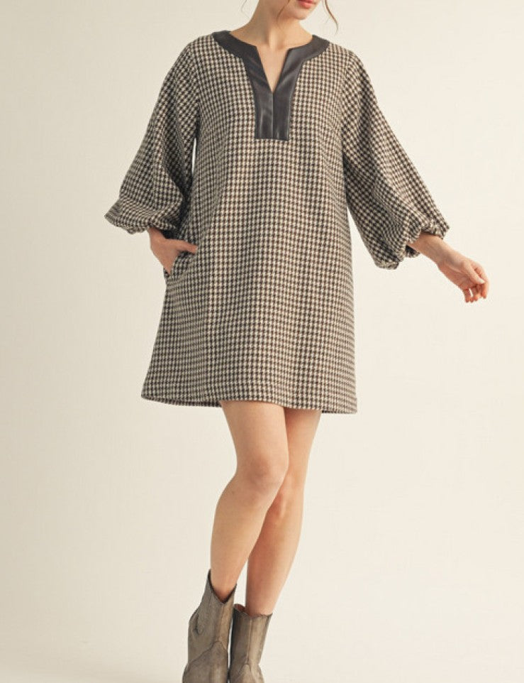 BROWN HOUNDSTOOTH FAUX LEATHER CONTRAST 3/4 BALLOON SLEEVE MINI DRESS