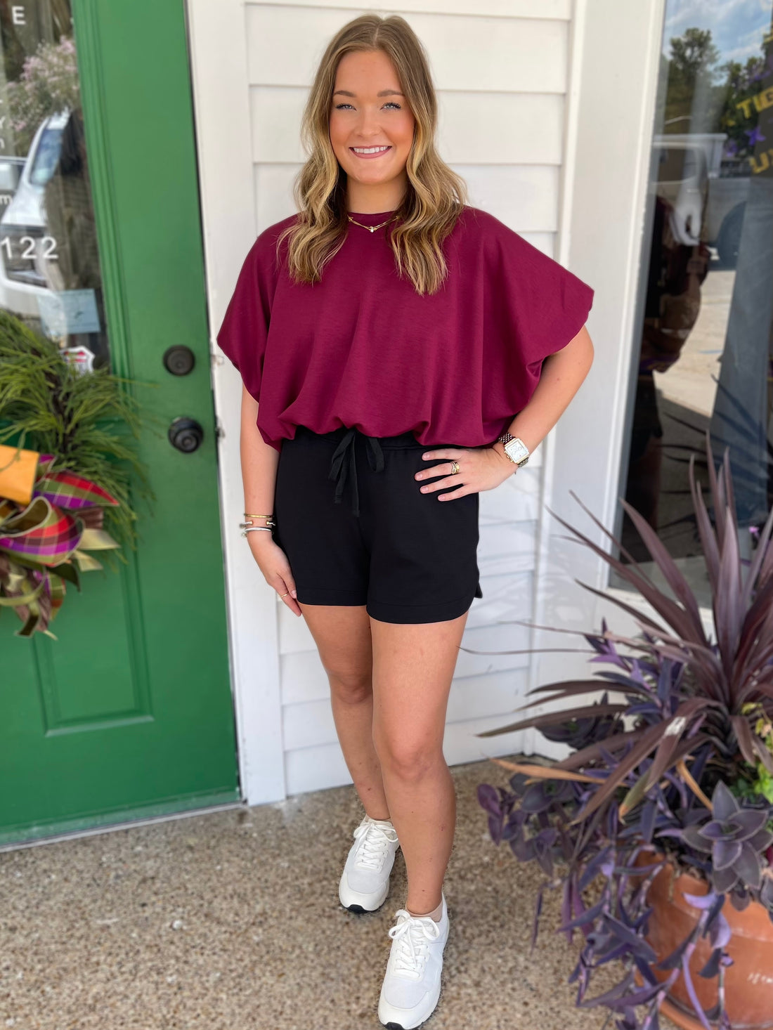 WINE BUBBLE HEM PULLOVER TOP