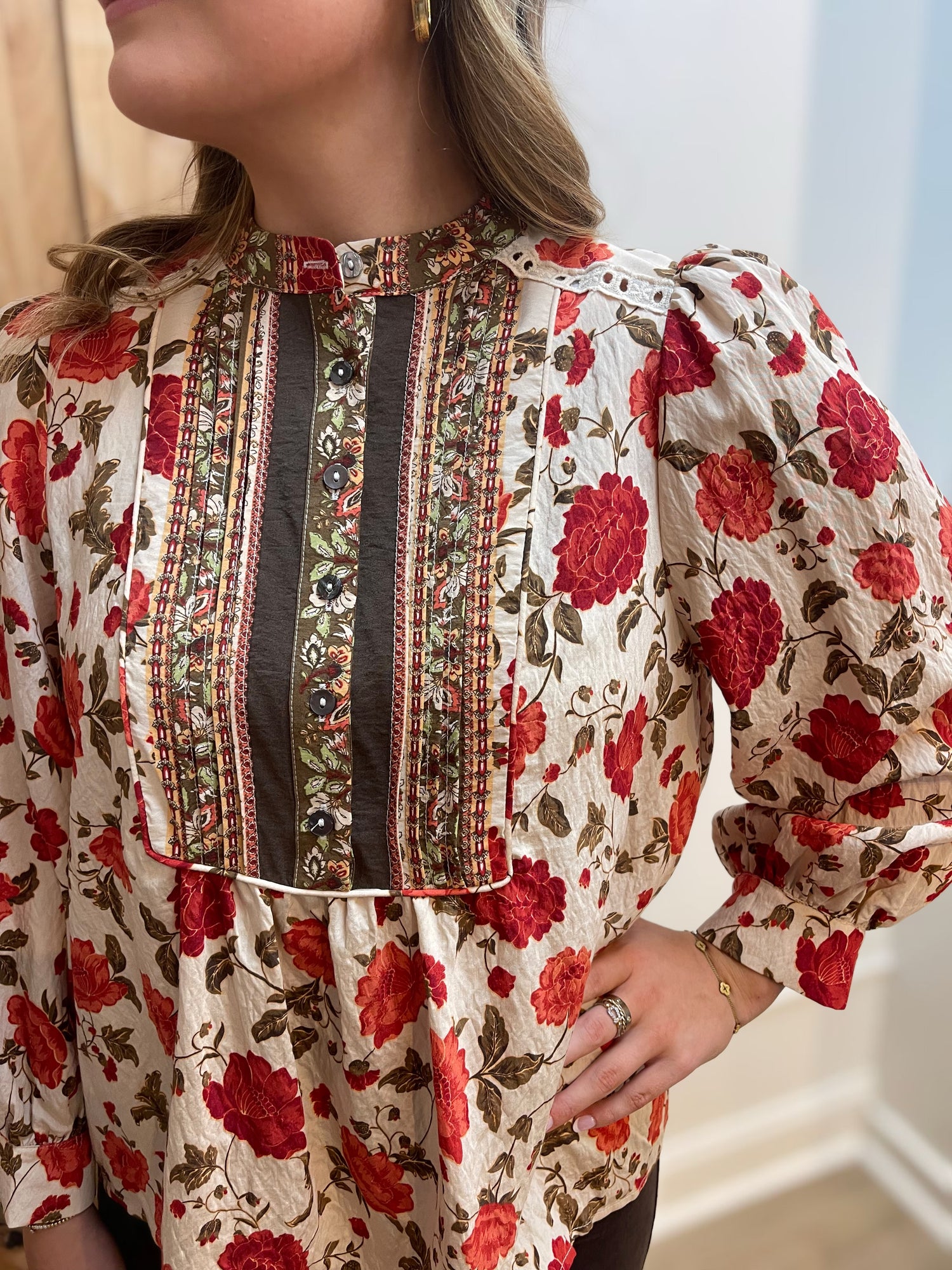 ECRU FLORAL PRINT LONG SLEEVE BLOUSE