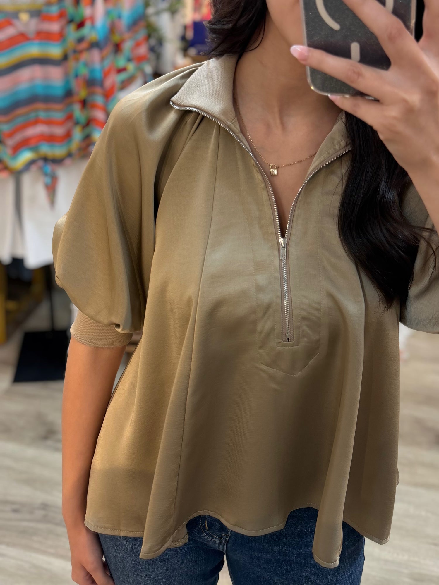 MOCHA MOCK NECK ZIP UP PUFF SLEEVE TOP
