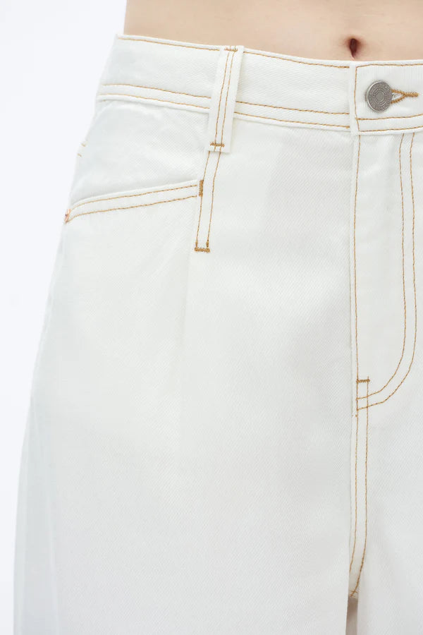 WHITE HIGH RISE CONTRAST STITCH PLEATED WIDE LEG JEANS